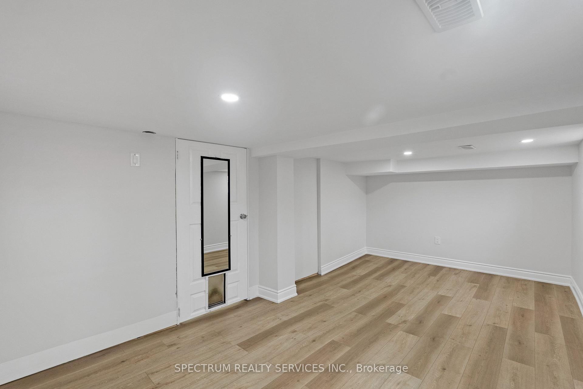 Photo 19 of 11 Vimy Avenue, North York, Weston — HOMEH