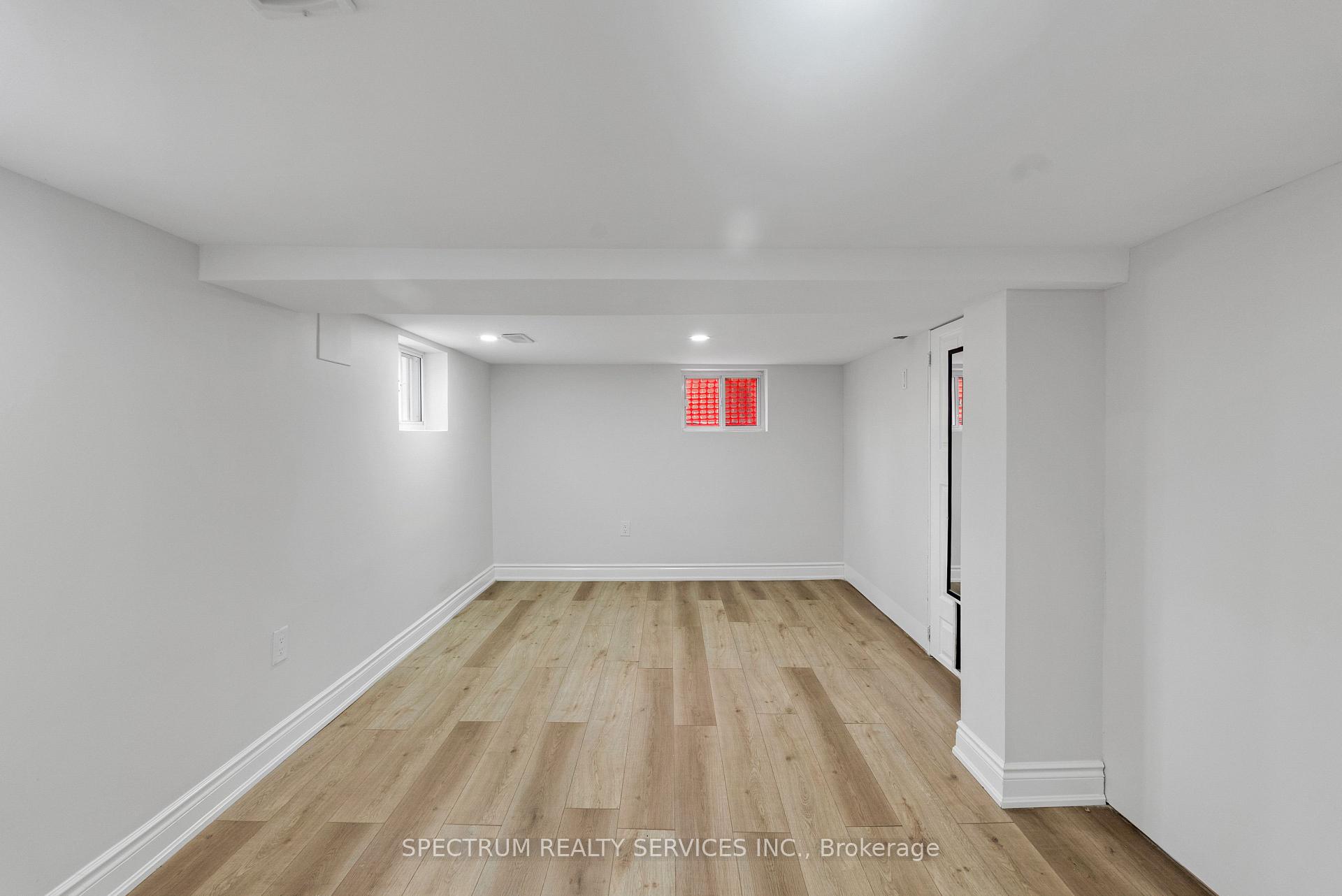 Photo 20 of 11 Vimy Avenue, North York, Weston — HOMEH