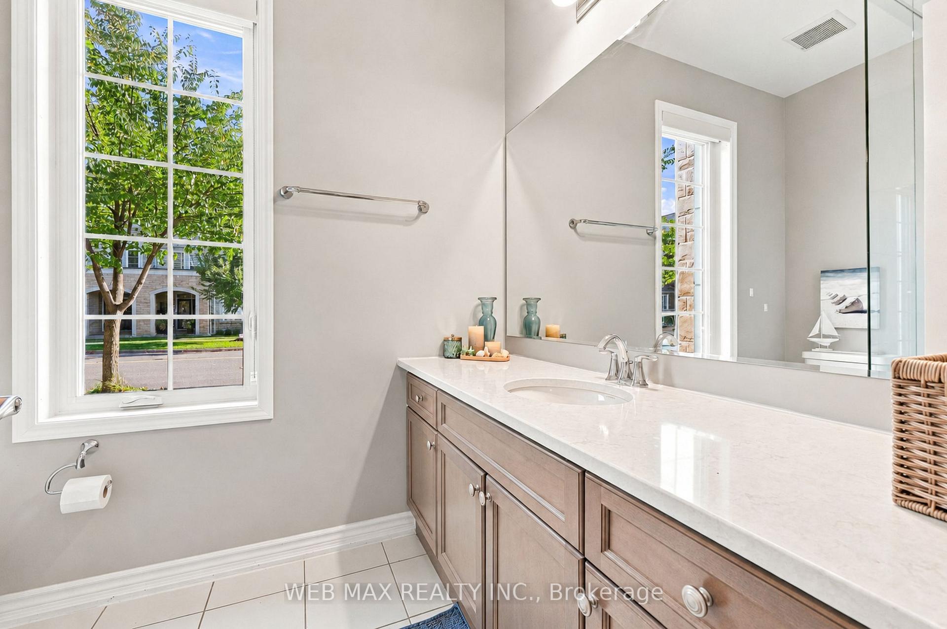 Photo 11 of 265 Harold Dent Trail, Oakville, Glenorchy — HOMEH