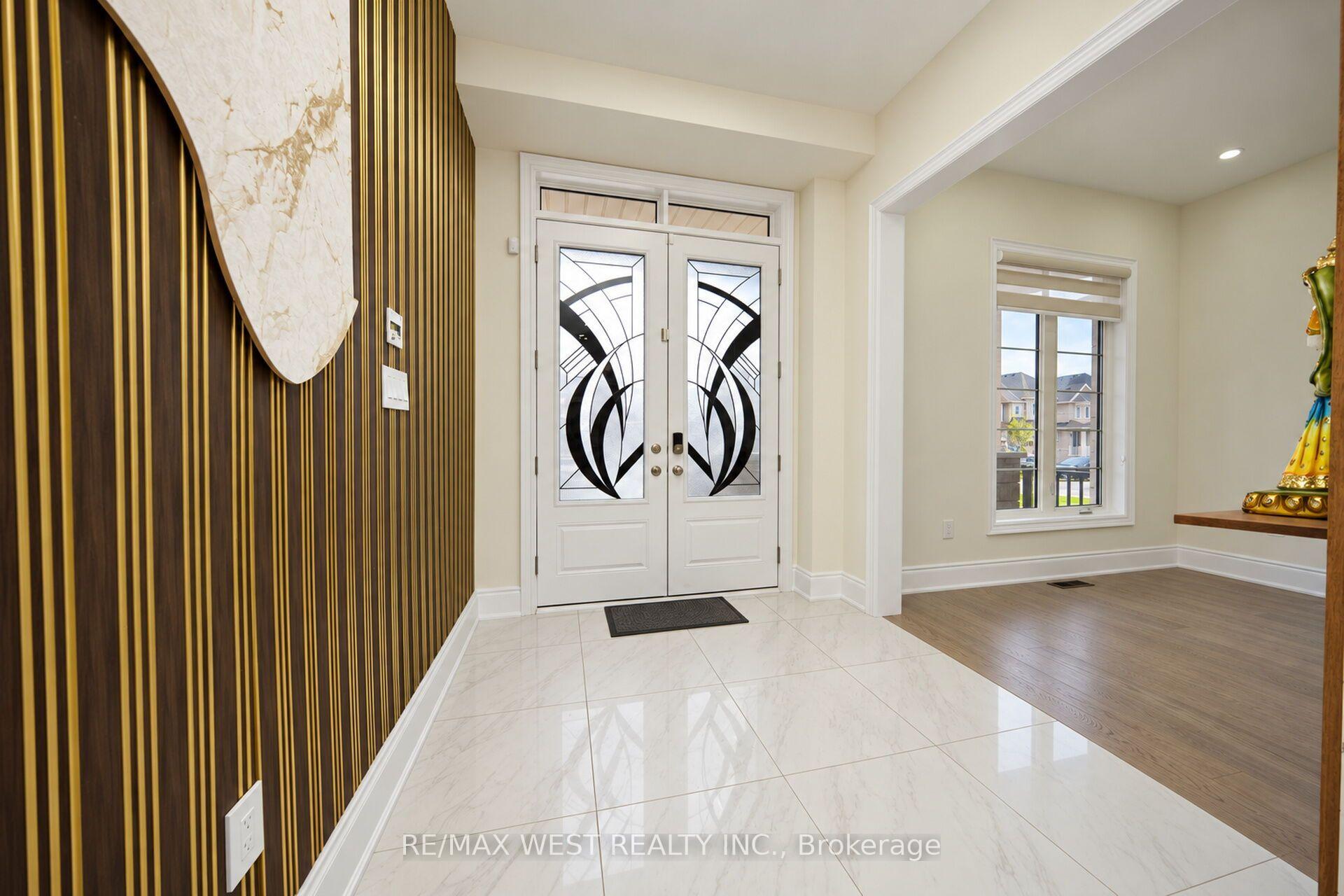 Photo 5 of 89 Clockwork Drive, Brampton, Northwest Brampton — HOMEH