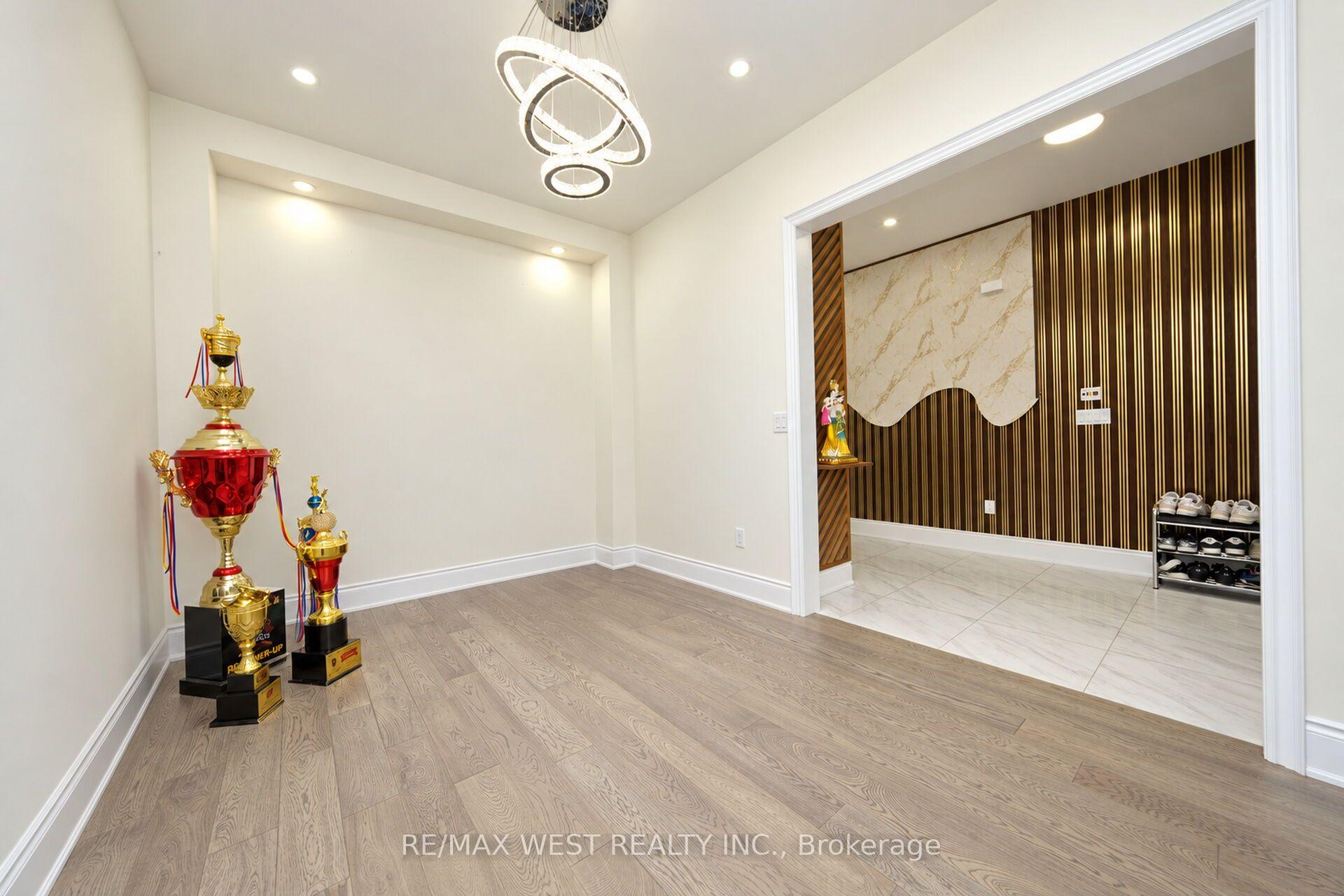 Photo 7 of 89 Clockwork Drive, Brampton, Northwest Brampton — HOMEH