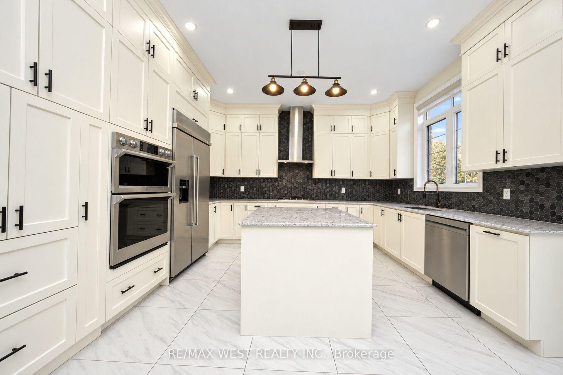 Photo 13 of 89 Clockwork Drive, Brampton, Northwest Brampton — HOMEH