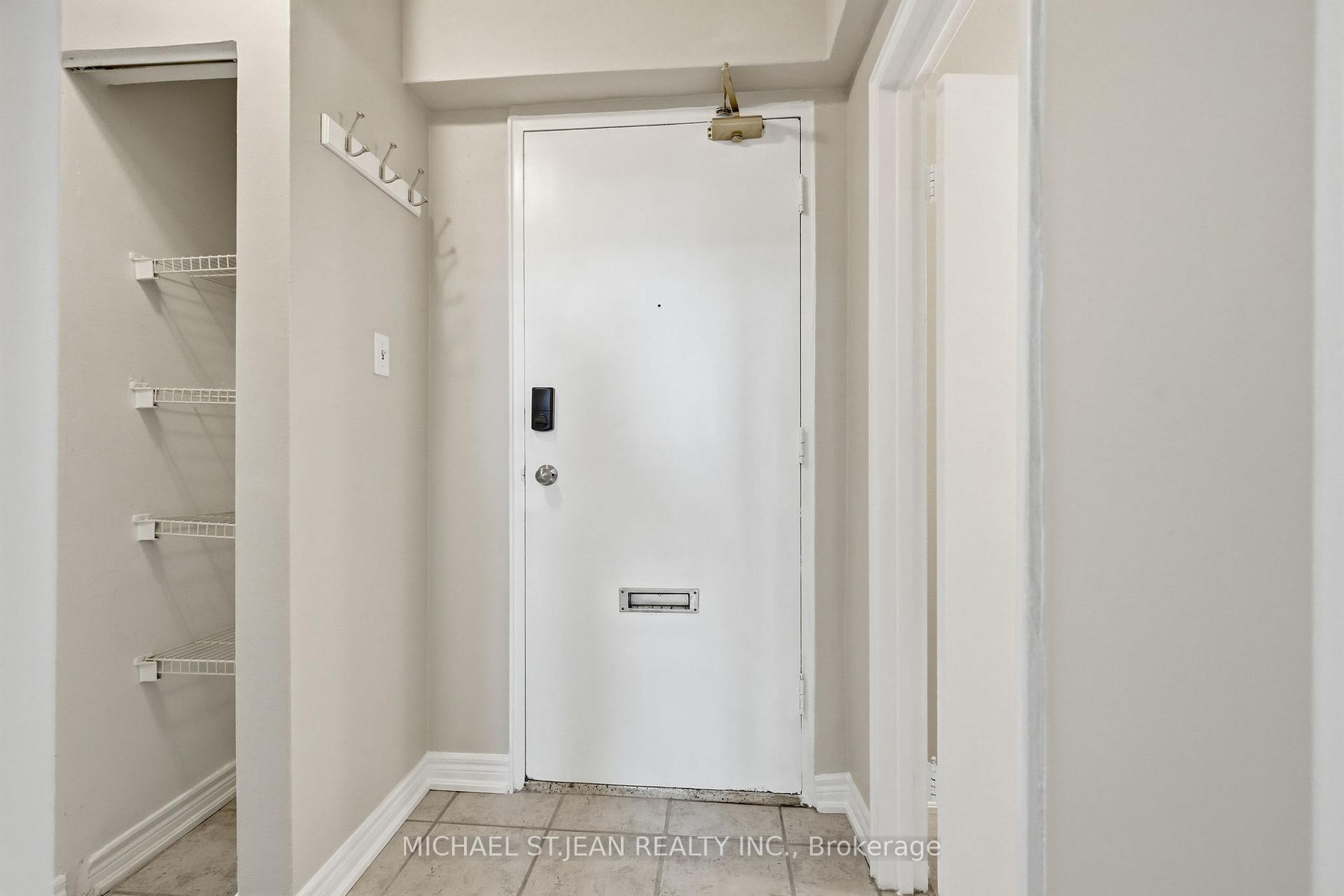 Photo 5 of Unit 904, 81 Charlton Avenue E, Hamilton, Corktown — HOMEH