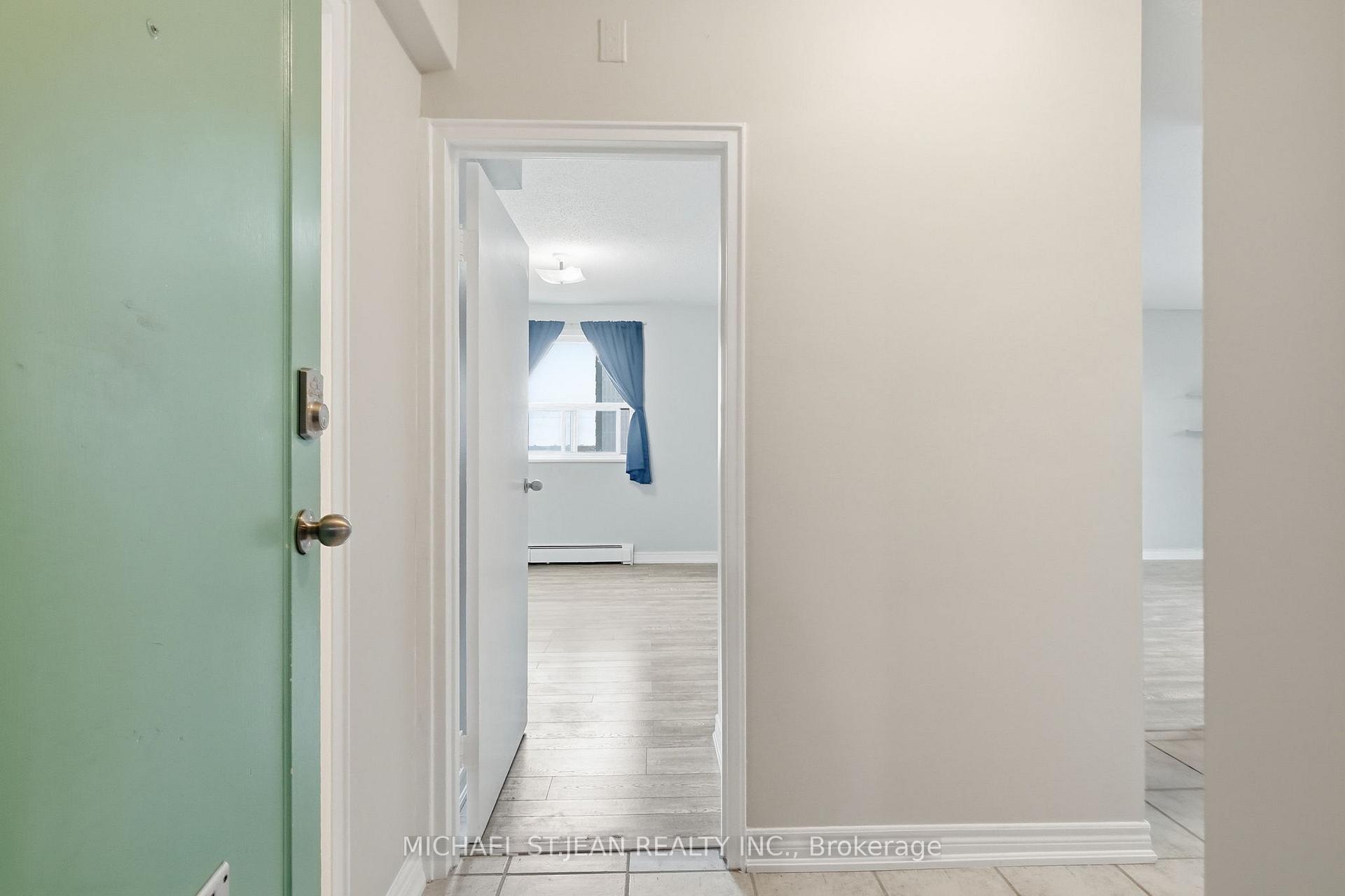 Photo 6 of Unit 904, 81 Charlton Avenue E, Hamilton, Corktown — HOMEH
