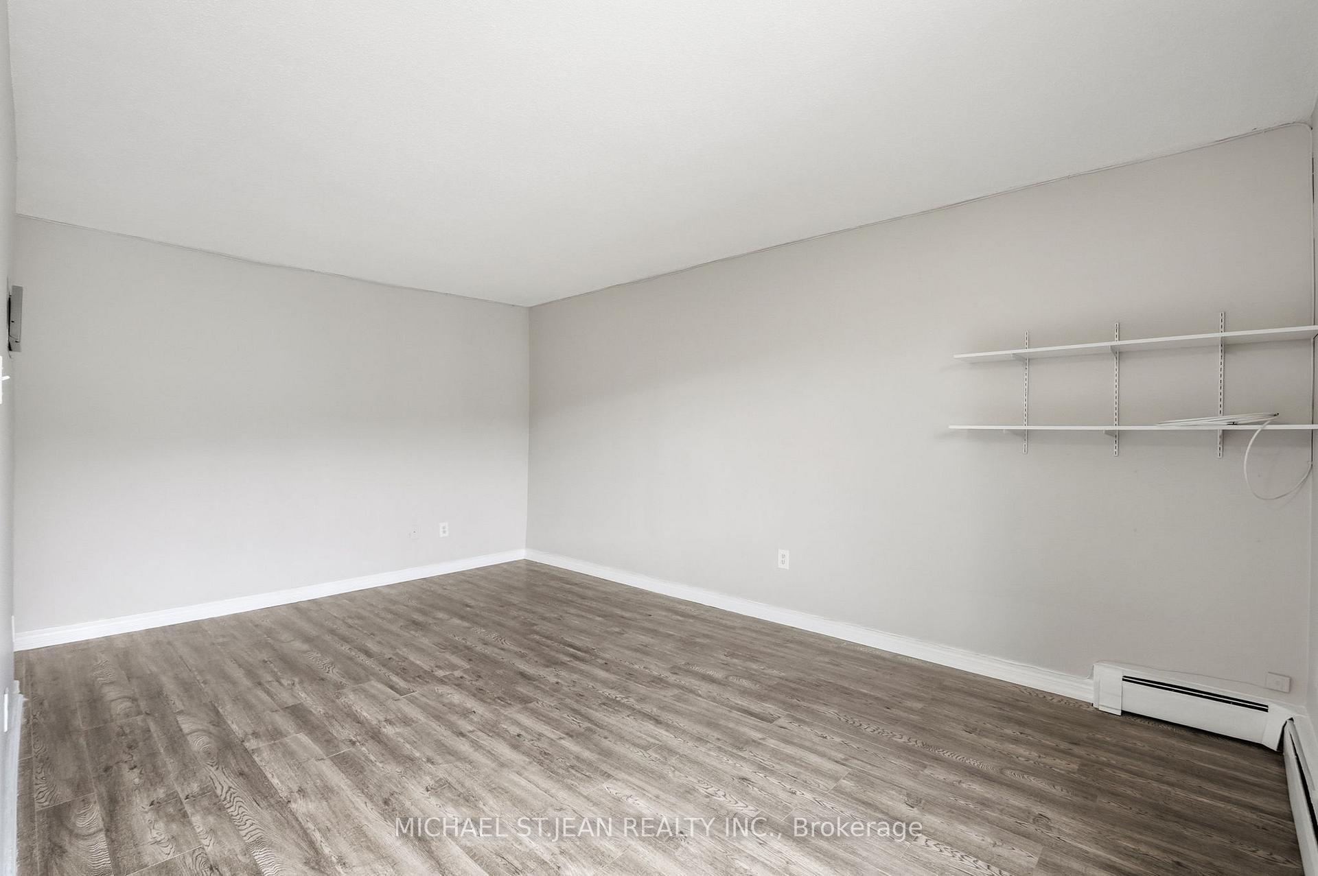 Photo 8 of Unit 904, 81 Charlton Avenue E, Hamilton, Corktown — HOMEH