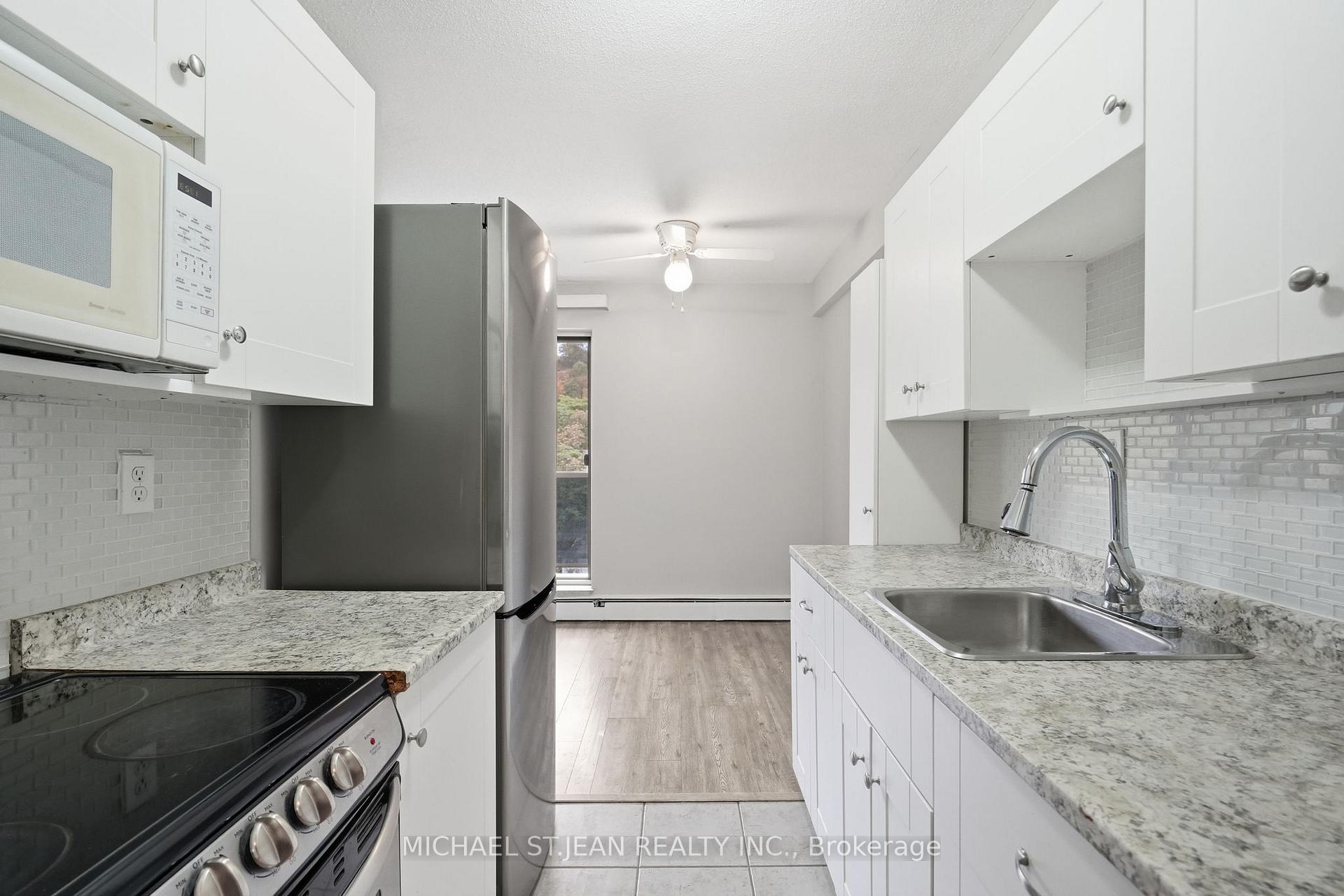 Photo 11 of Unit 904, 81 Charlton Avenue E, Hamilton, Corktown — HOMEH