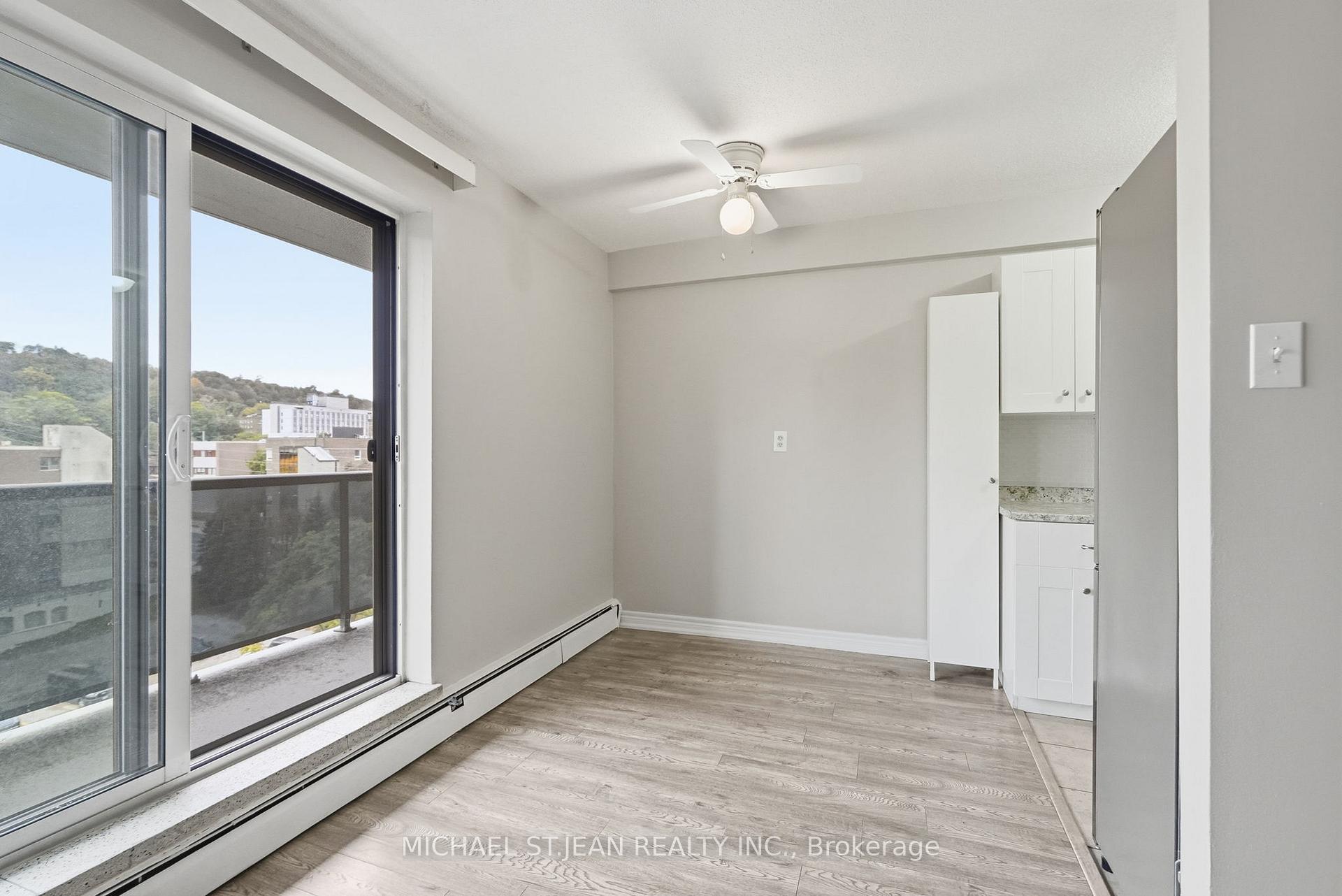 Photo 15 of Unit 904, 81 Charlton Avenue E, Hamilton, Corktown — HOMEH