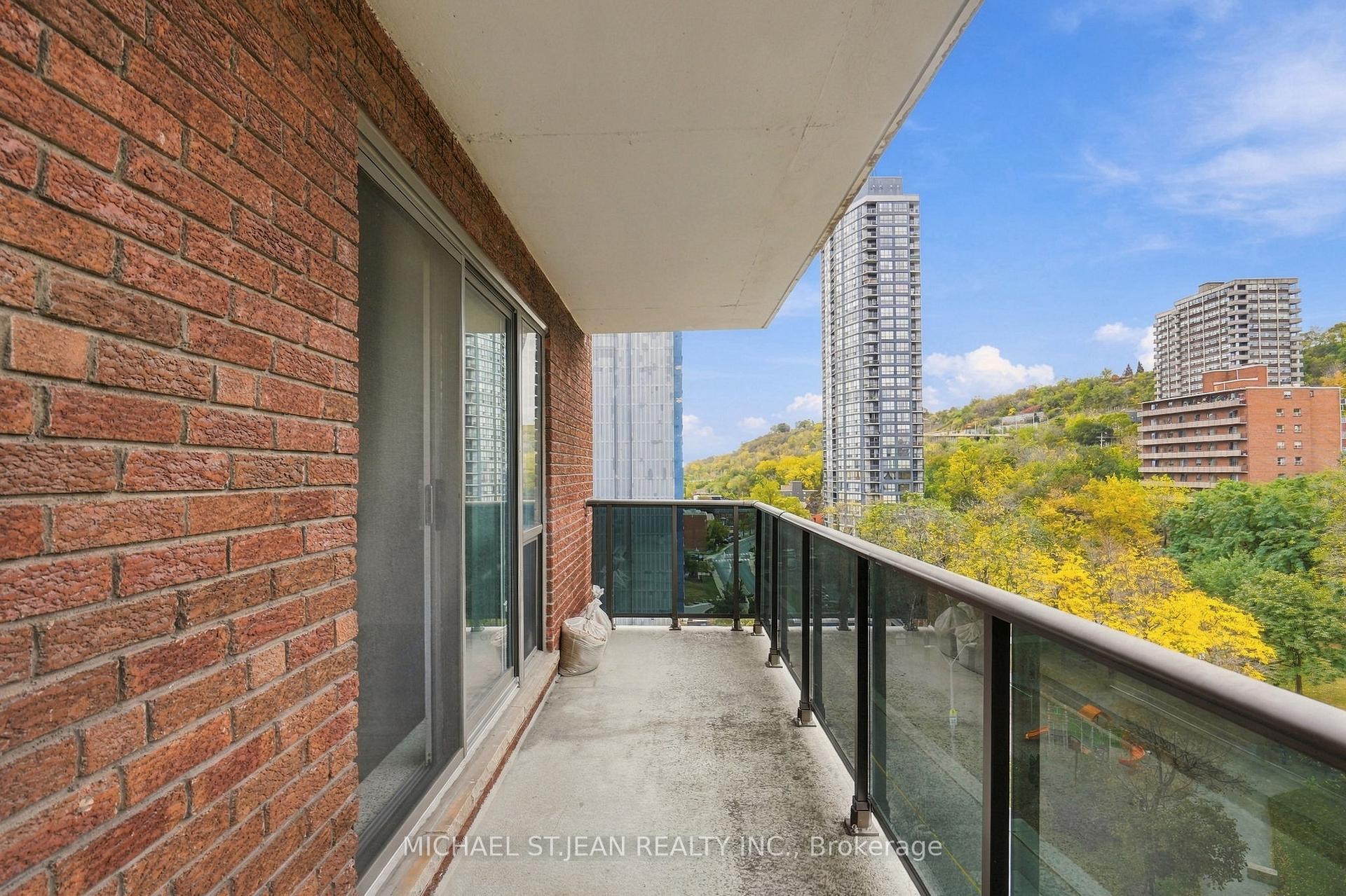 Photo 24 of Unit 904, 81 Charlton Avenue E, Hamilton, Corktown — HOMEH