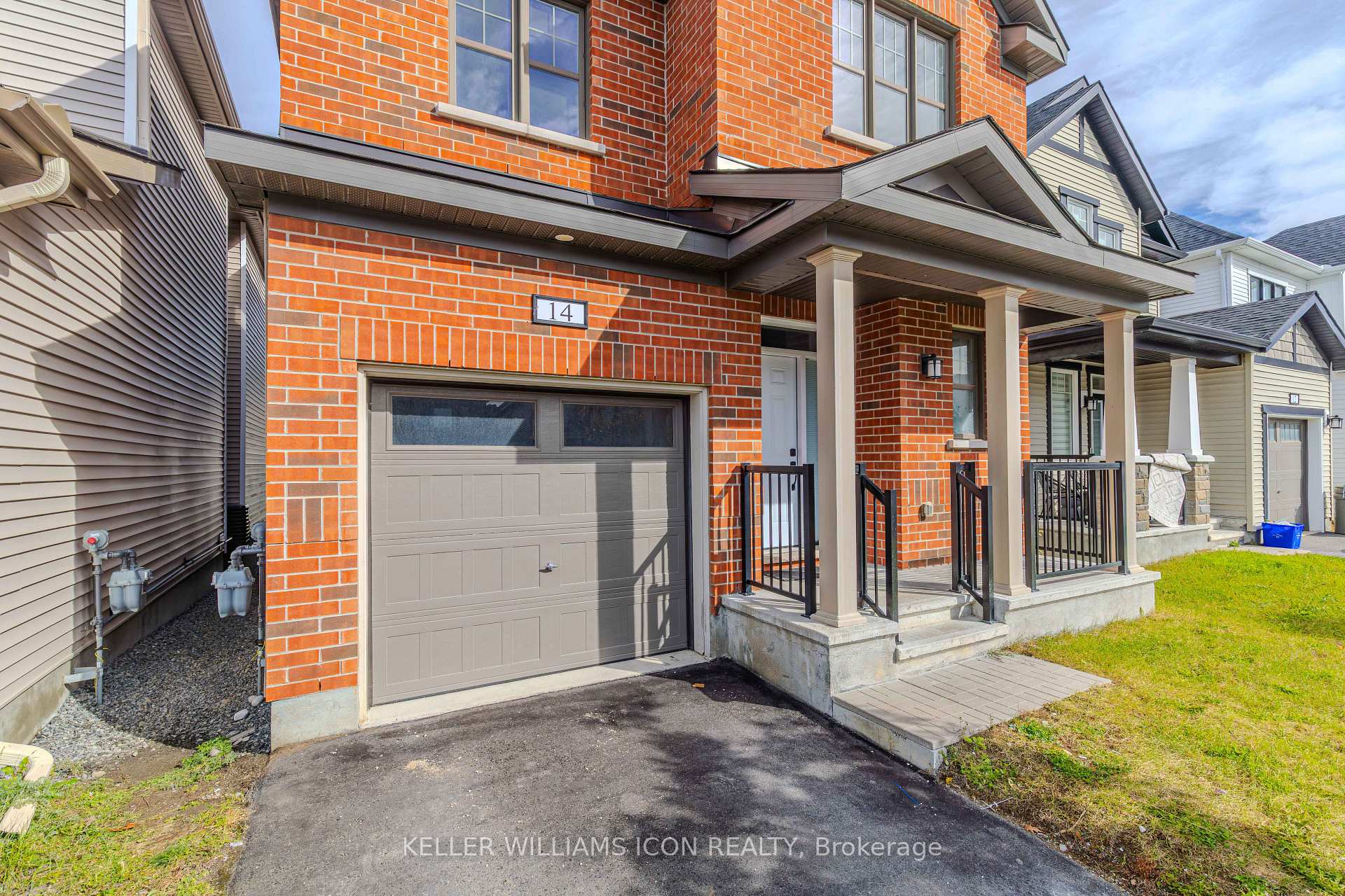 Photo 4 of 14 Racemose Street, Ottawa, Barrhaven - Half Moon Bay — HOMEH