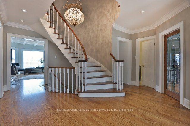 Photo 2 of 1343 Greeneagle Drive, Oakville, Glen Abbey — HOMEH