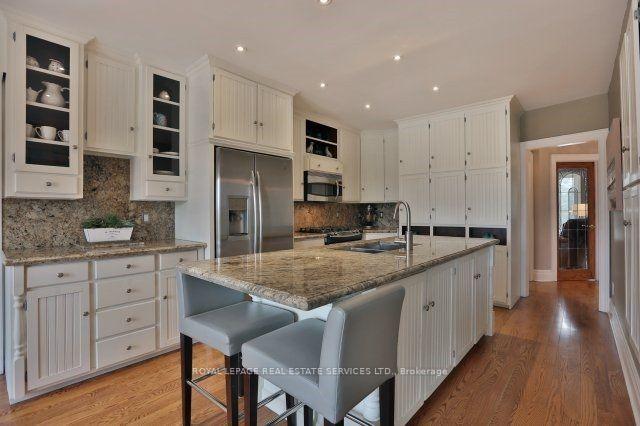 Photo 6 of 1343 Greeneagle Drive, Oakville, Glen Abbey — HOMEH
