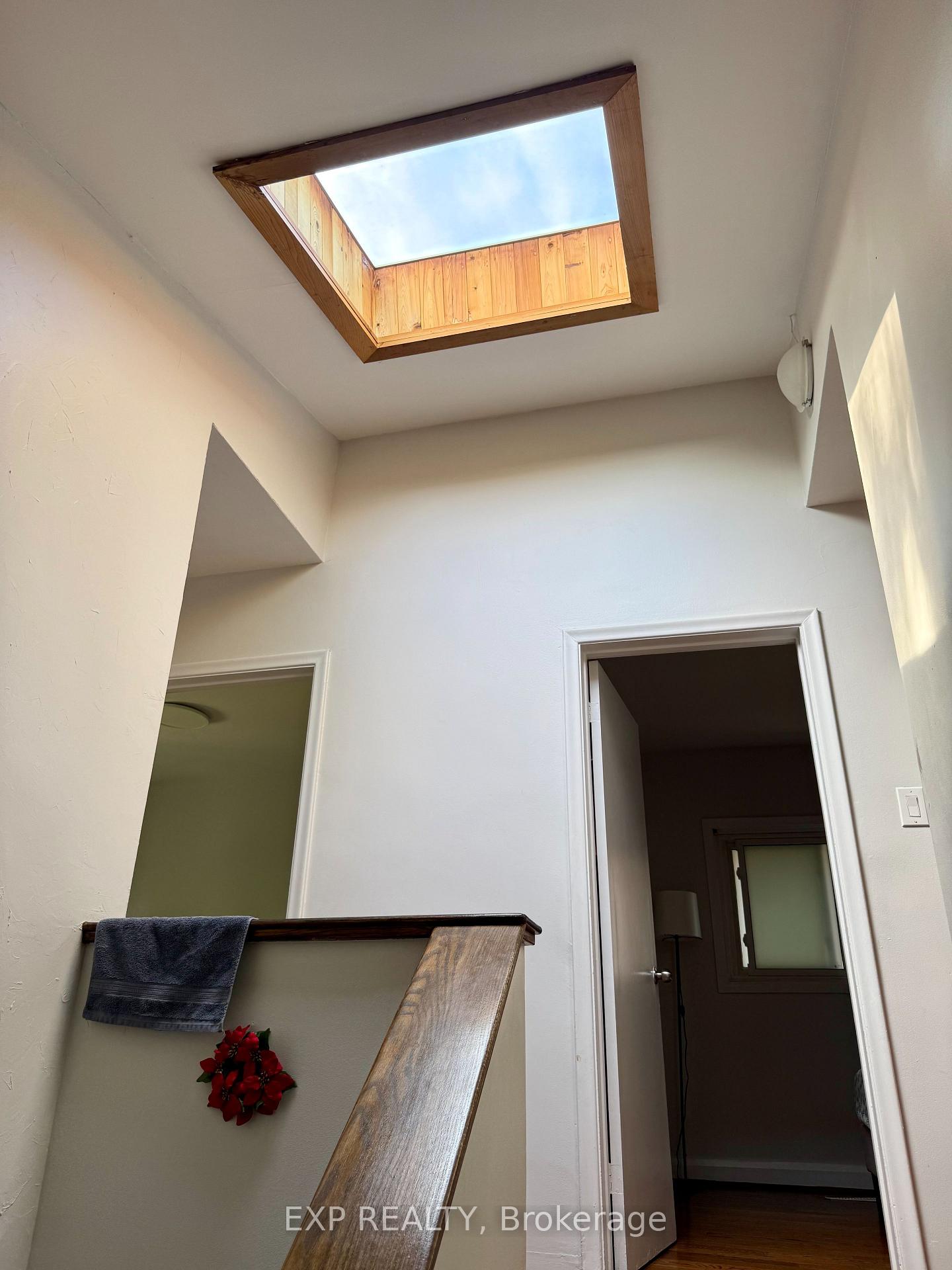 Photo 3 of Unit Upper, 6 Mid Pines Road, Scarborough, Woburn — HOMEH