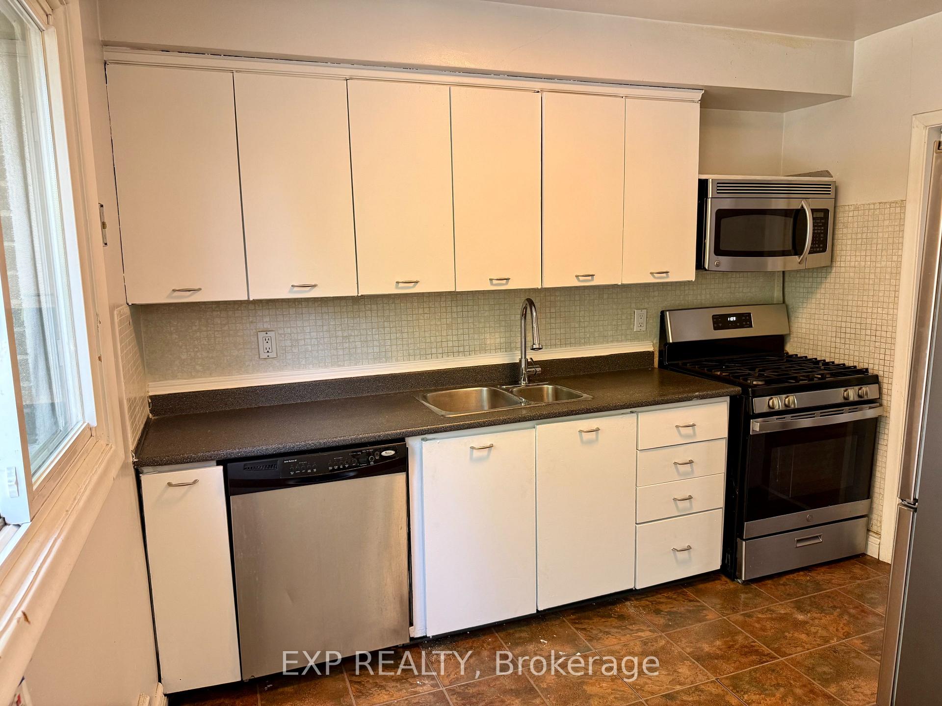 Photo 8 of Unit Upper, 6 Mid Pines Road, Scarborough, Woburn — HOMEH