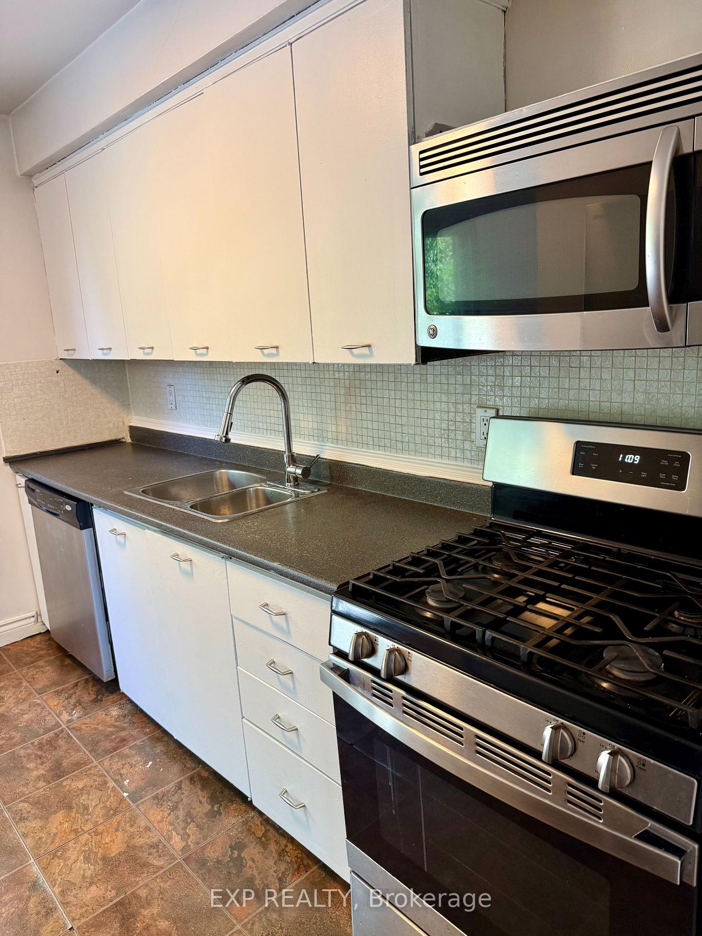Photo 9 of Unit Upper, 6 Mid Pines Road, Scarborough, Woburn — HOMEH