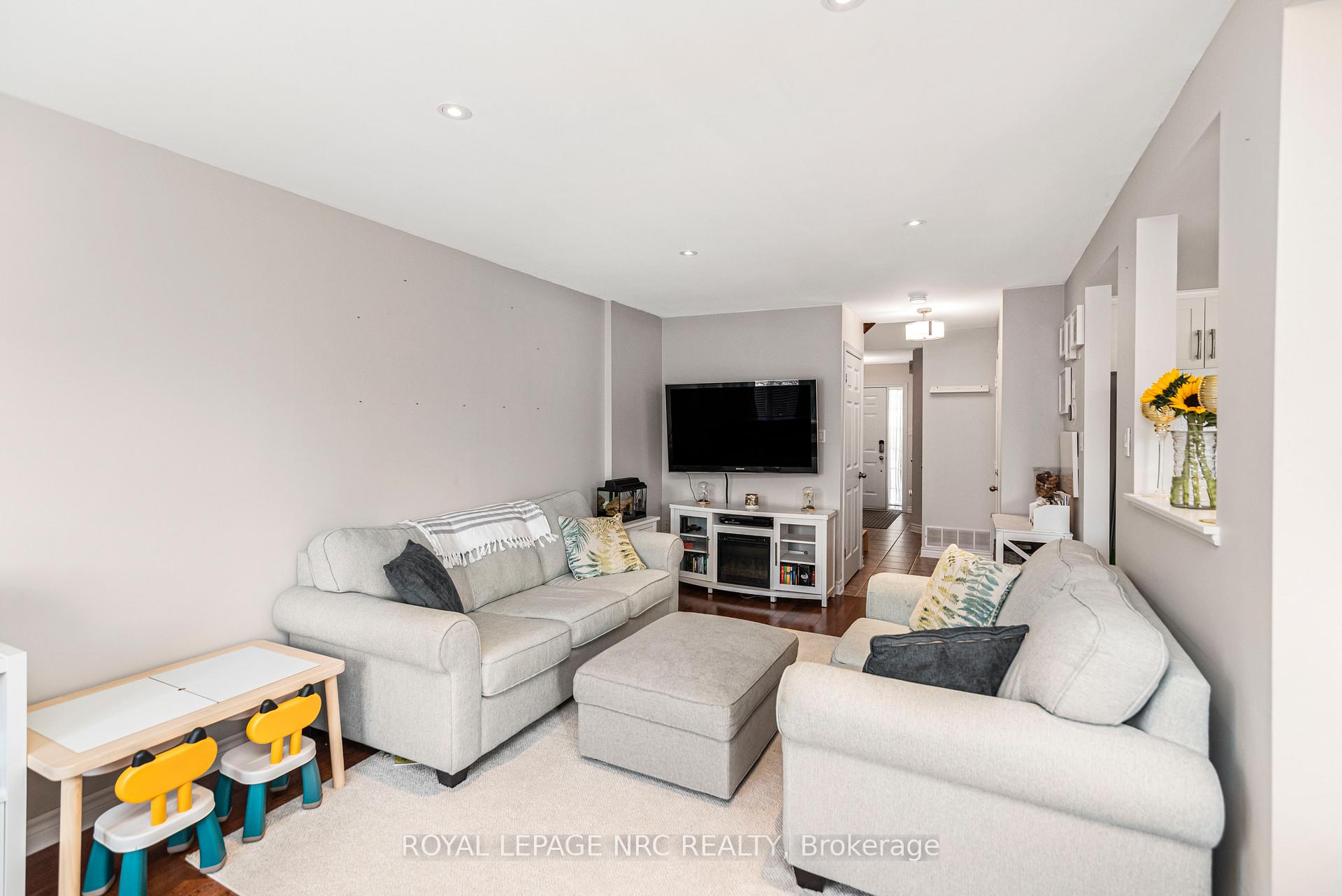 Photo 11 of Unit 12, 311 8 Highway, Hamilton, Stoney Creek — HOMEH