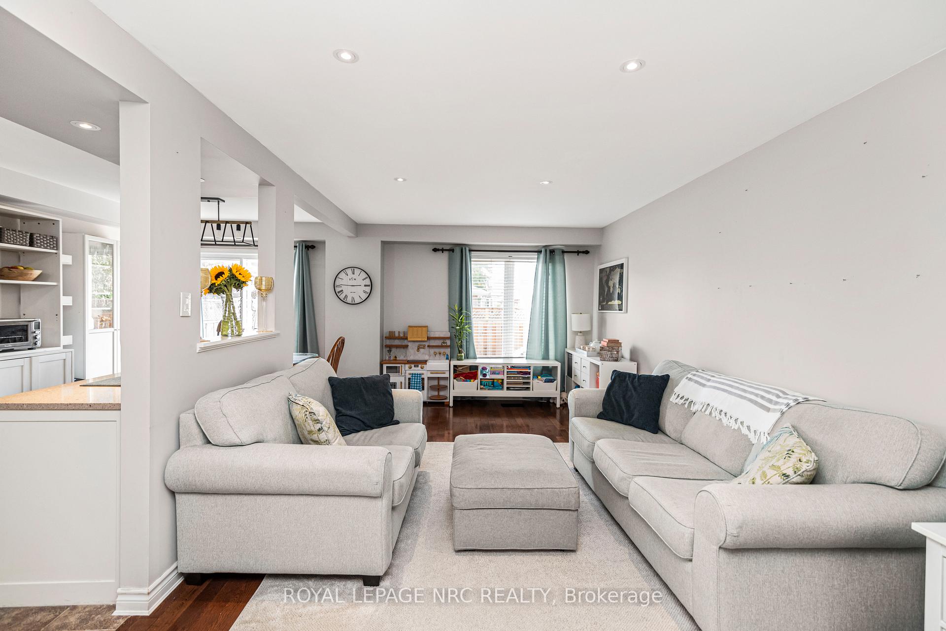 Photo 12 of Unit 12, 311 8 Highway, Hamilton, Stoney Creek — HOMEH