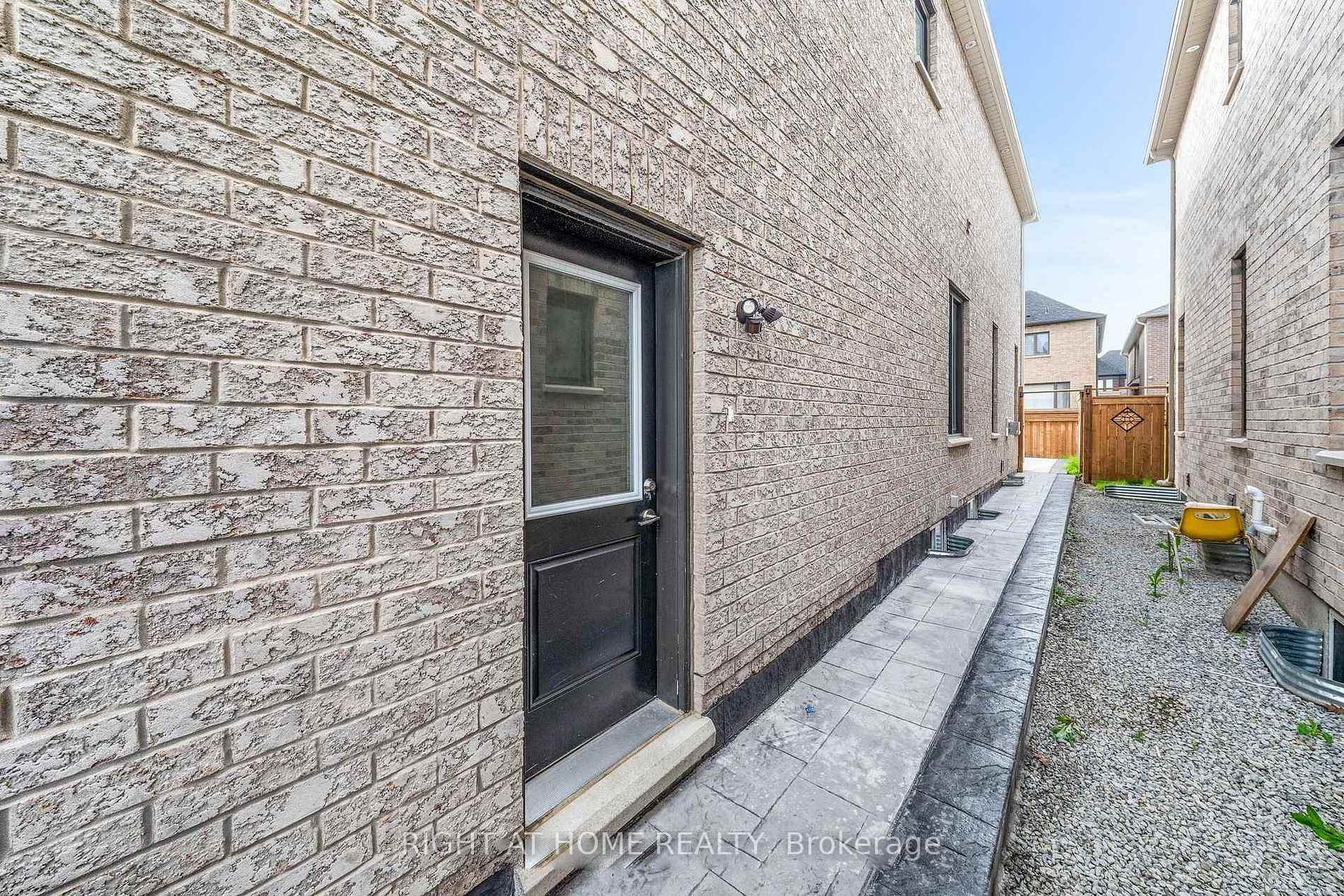 Photo 2 of Unit BSMNT, 30 Merrimac Drive, Brampton, Bram West — HOMEH