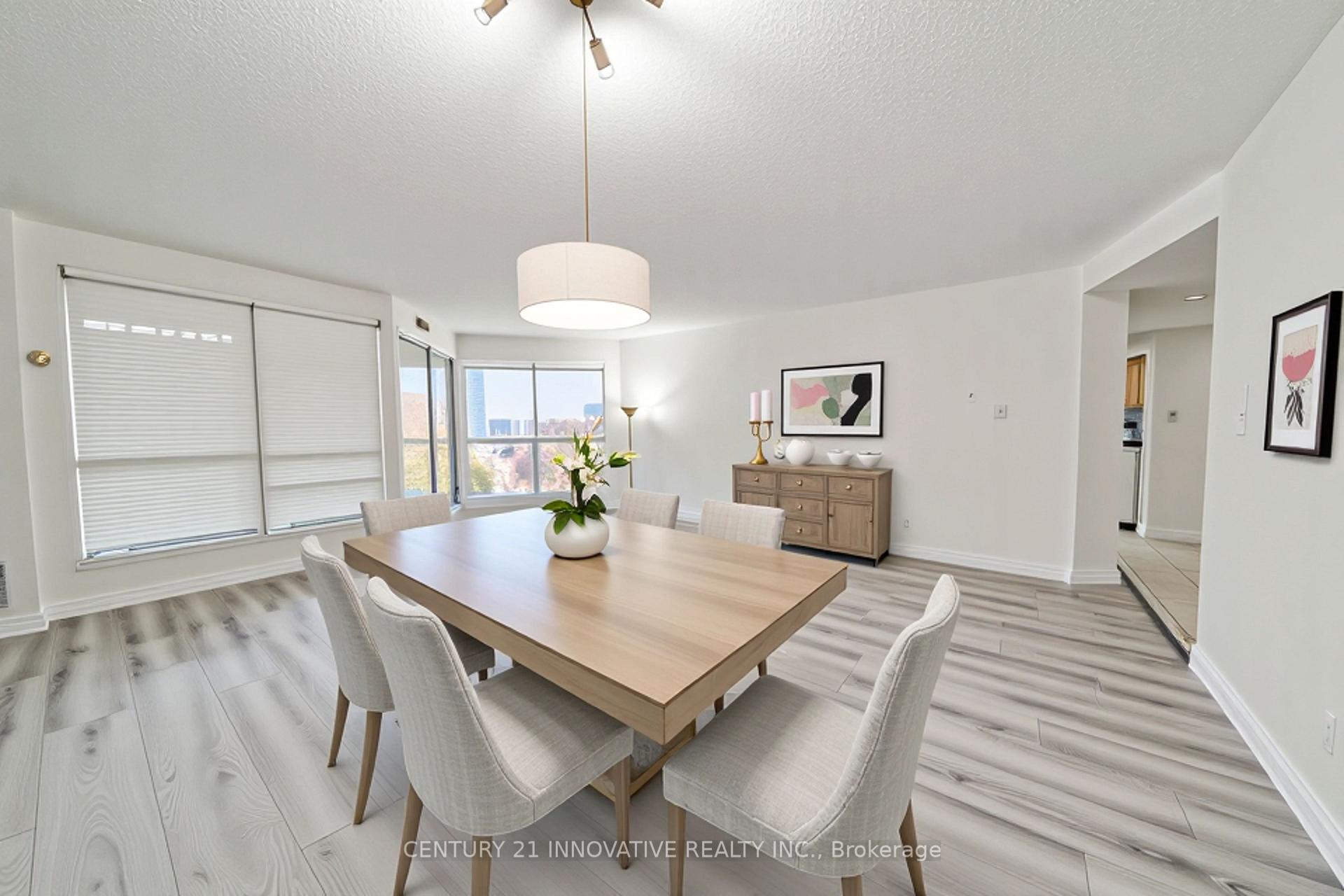 Photo 4 of Unit 511, 5 Weldrick Road W, Richmond Hill, North Richvale — HOMEH