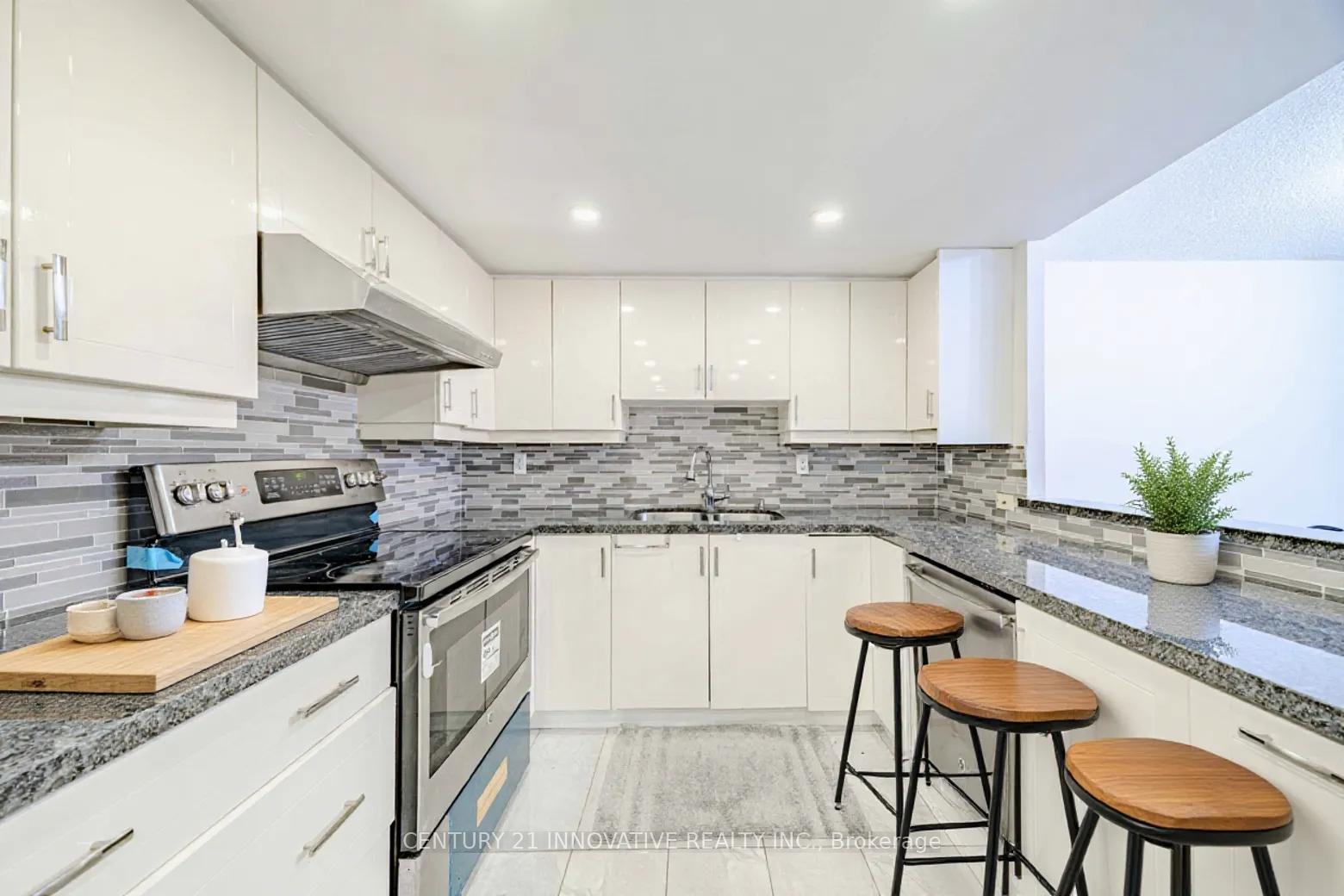 Photo 5 of Unit 511, 5 Weldrick Road W, Richmond Hill, North Richvale — HOMEH