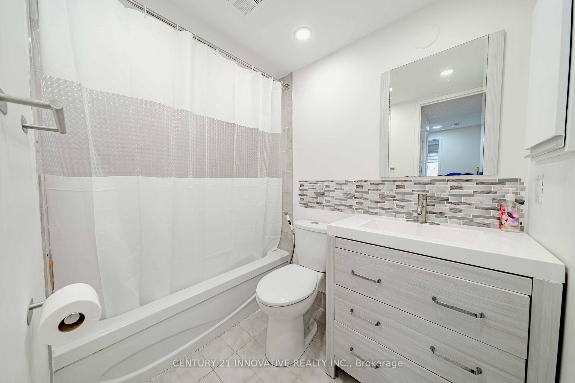 Photo 15 of Unit 511, 5 Weldrick Road W, Richmond Hill, North Richvale — HOMEH