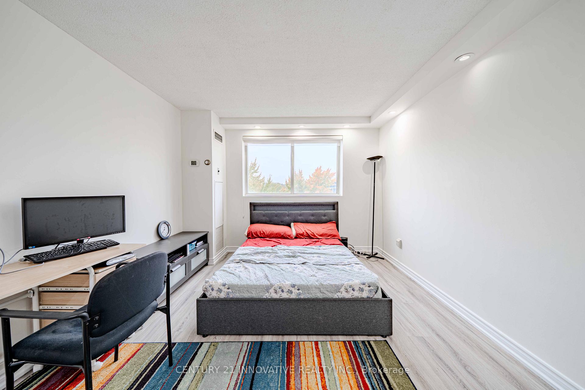 Photo 16 of Unit 511, 5 Weldrick Road W, Richmond Hill, North Richvale — HOMEH