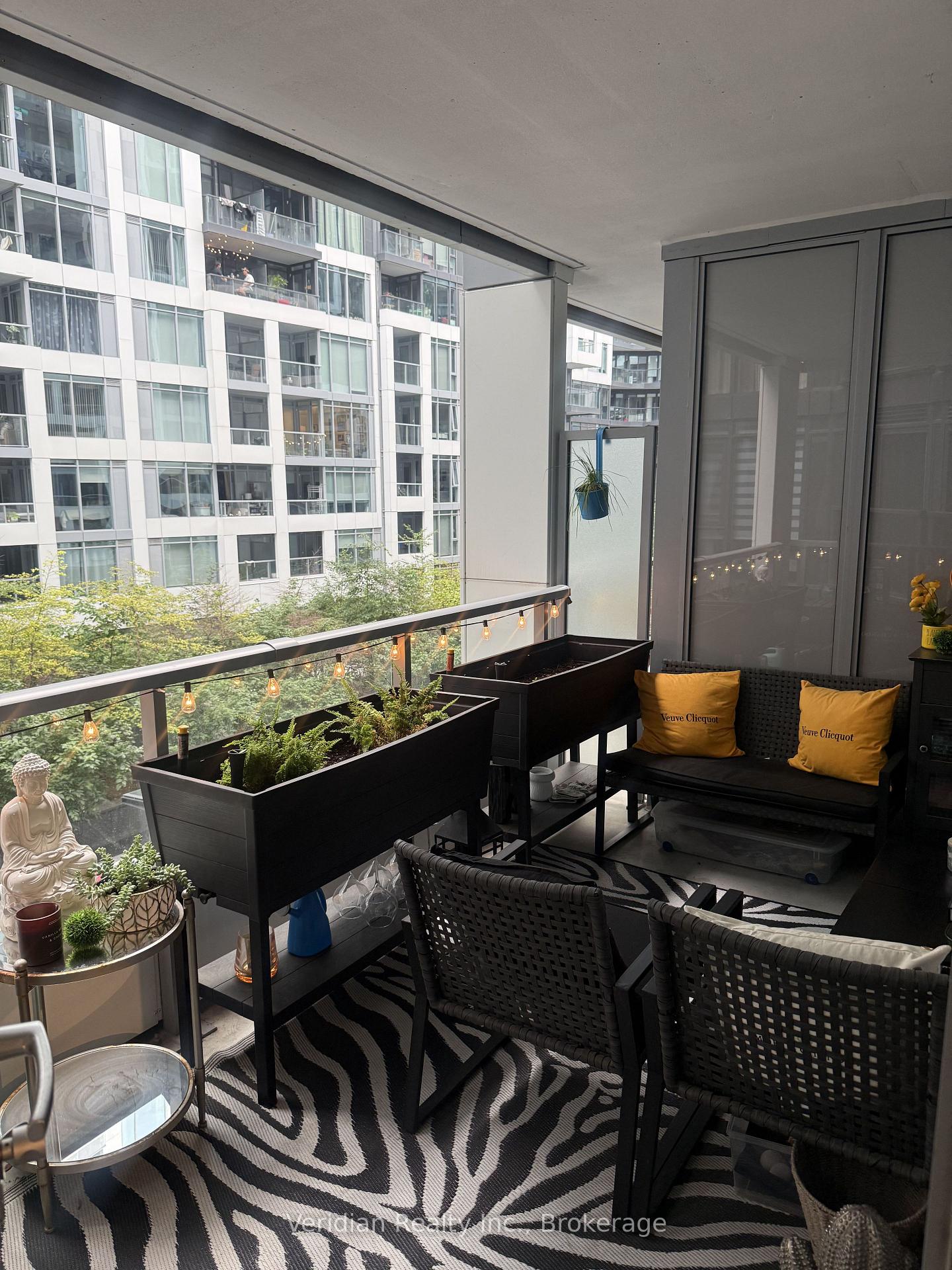Photo 2 of Unit 418, 576 Front Street W, Toronto, Waterfront Communities — HOMEH