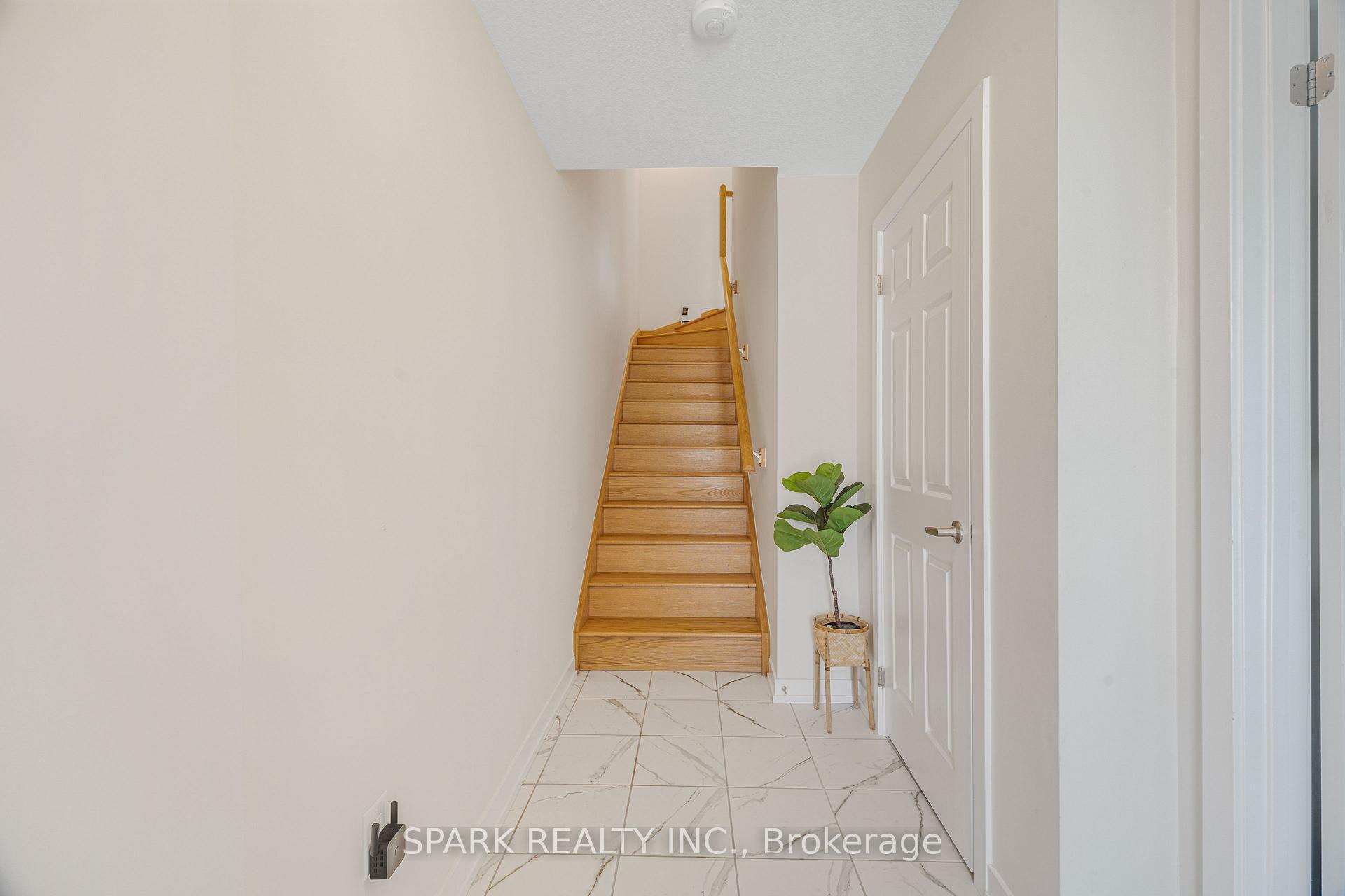 Photo 6 of 226 Melody Lane, Thorold, Hurricane/Merrittville — HOMEH