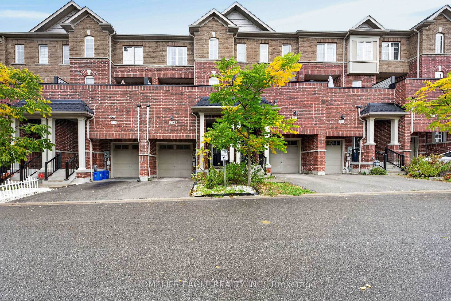Photo of 215 Harding Park Street