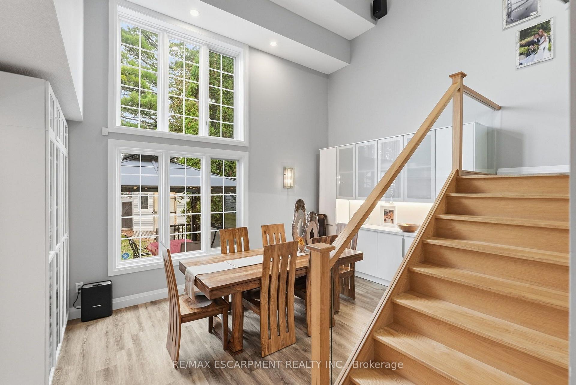 Photo 12 of 231 Parkside Drive, Hamilton, Waterdown — HOMEH