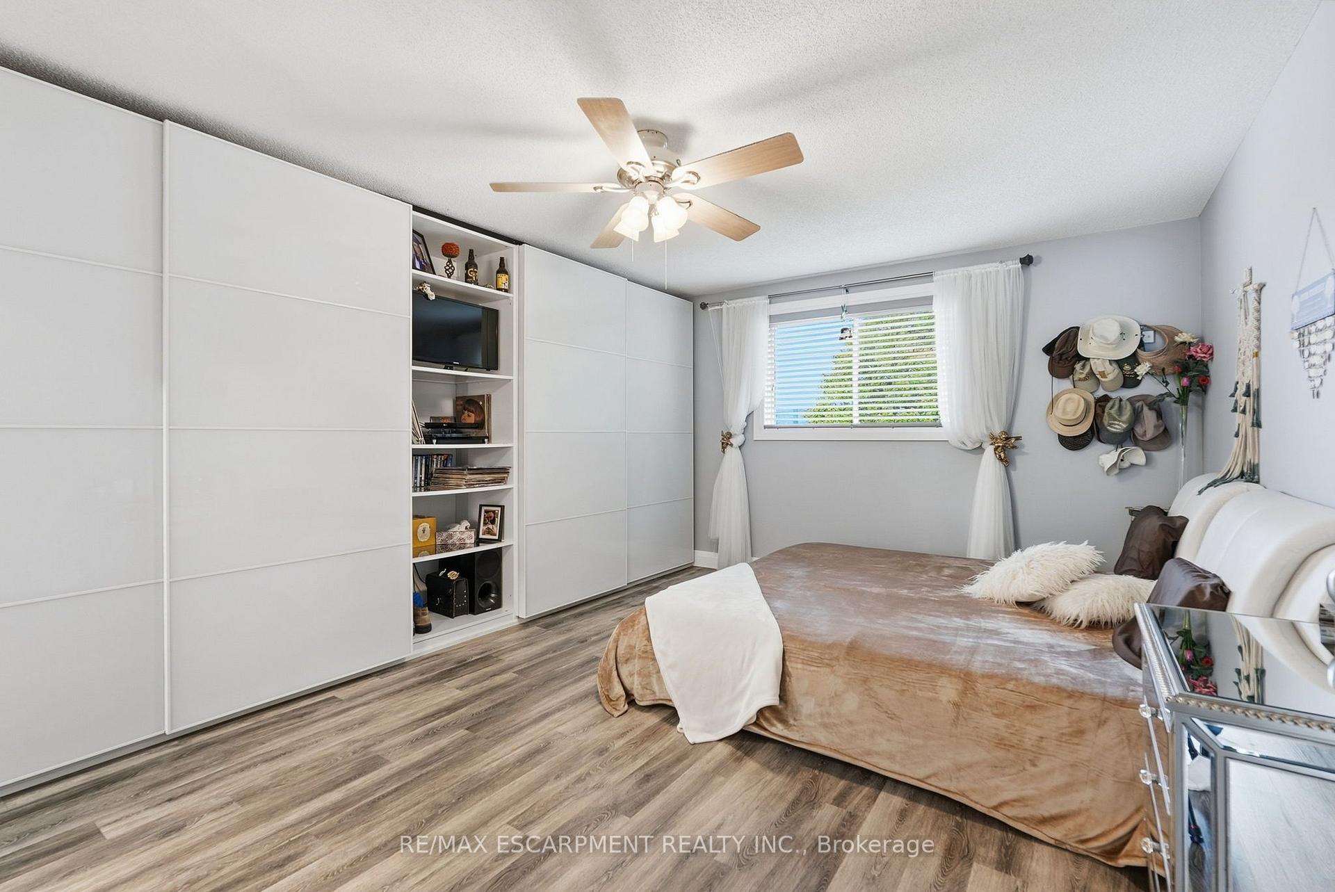 Photo 18 of 231 Parkside Drive, Hamilton, Waterdown — HOMEH