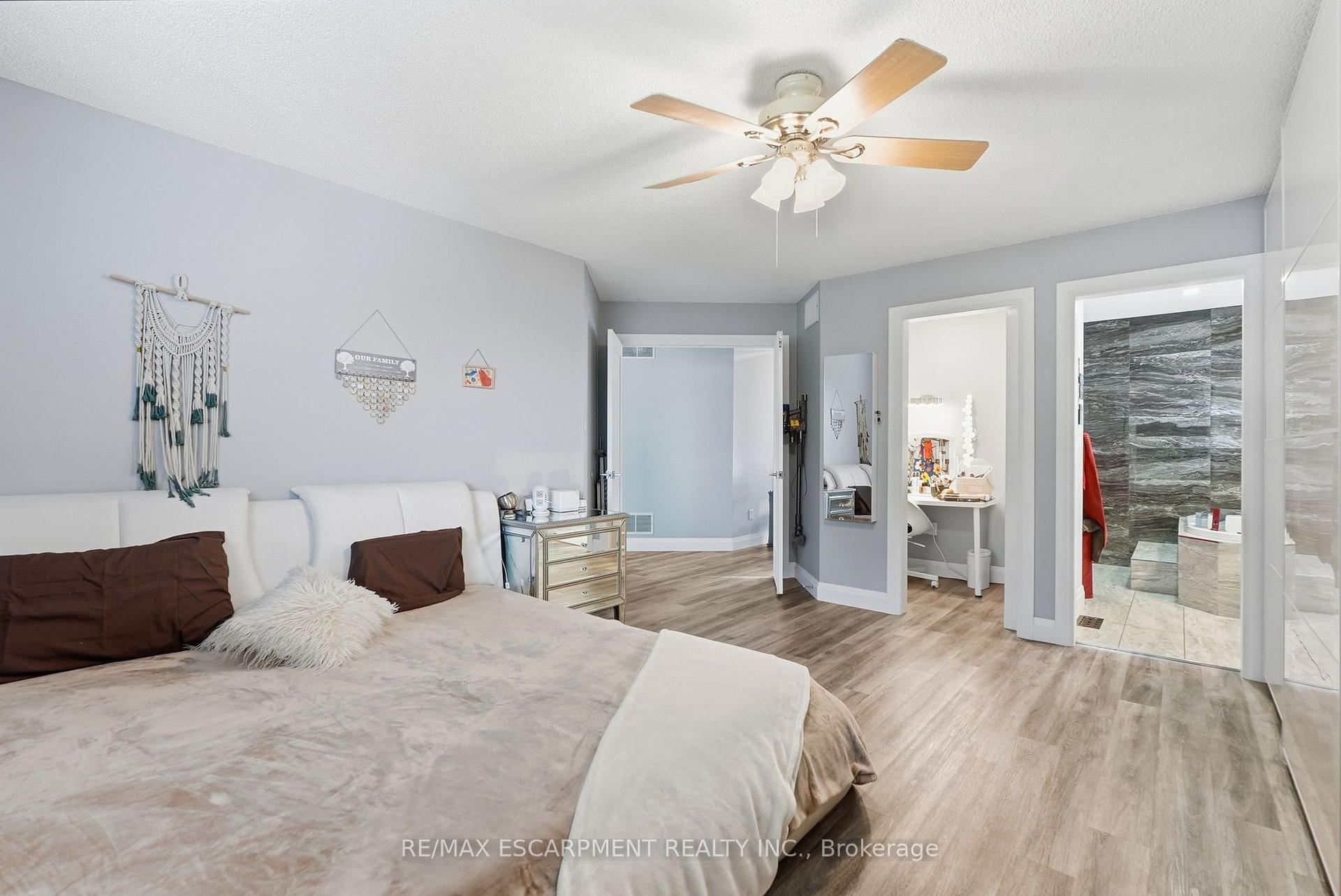 Photo 19 of 231 Parkside Drive, Hamilton, Waterdown — HOMEH