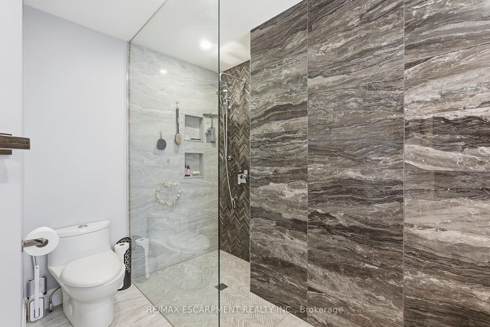 Photo 22 of 231 Parkside Drive, Hamilton, Waterdown — HOMEH