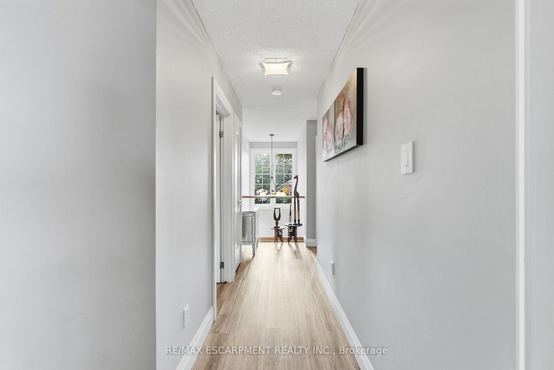 Photo 24 of 231 Parkside Drive, Hamilton, Waterdown — HOMEH