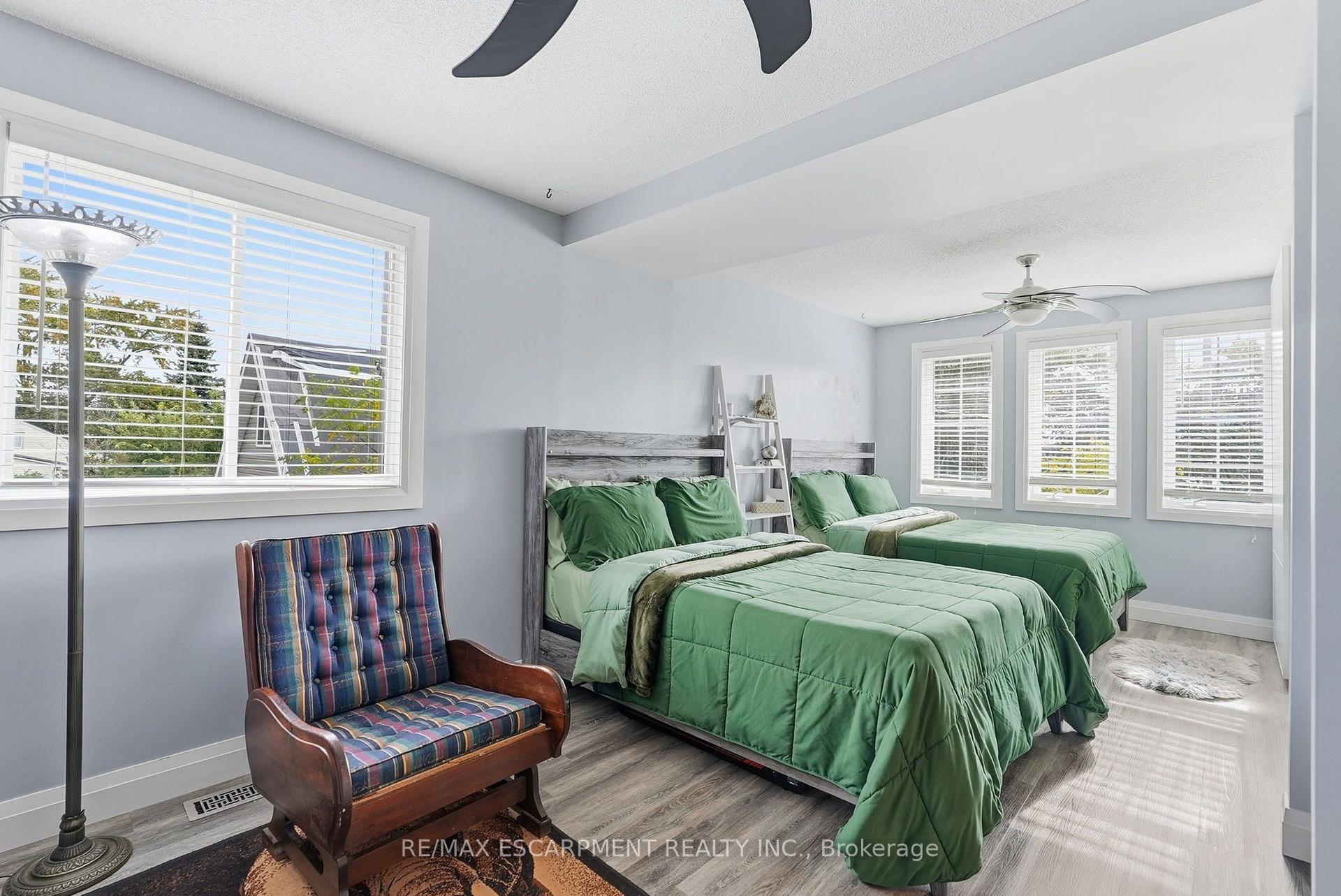Photo 25 of 231 Parkside Drive, Hamilton, Waterdown — HOMEH