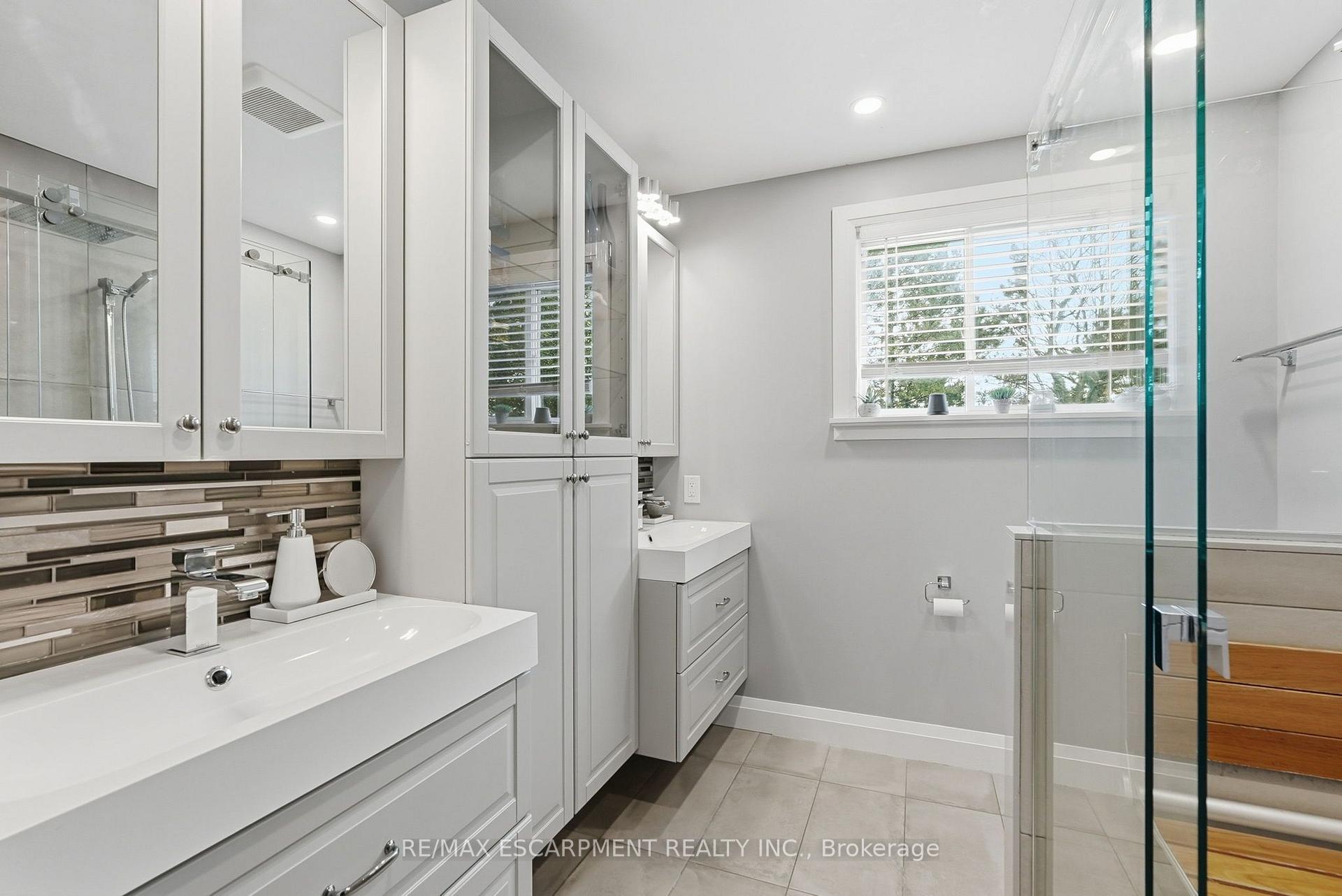 Photo 29 of 231 Parkside Drive, Hamilton, Waterdown — HOMEH