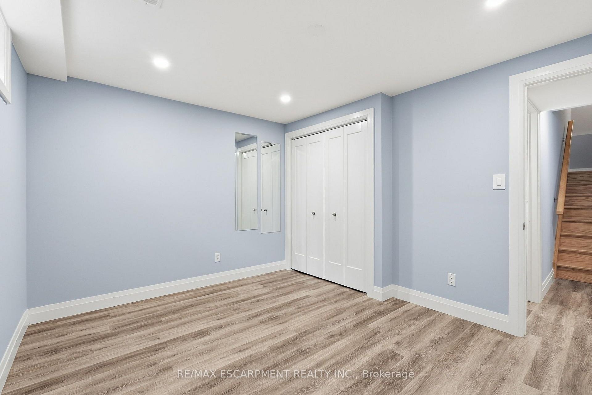 Photo 31 of 231 Parkside Drive, Hamilton, Waterdown — HOMEH
