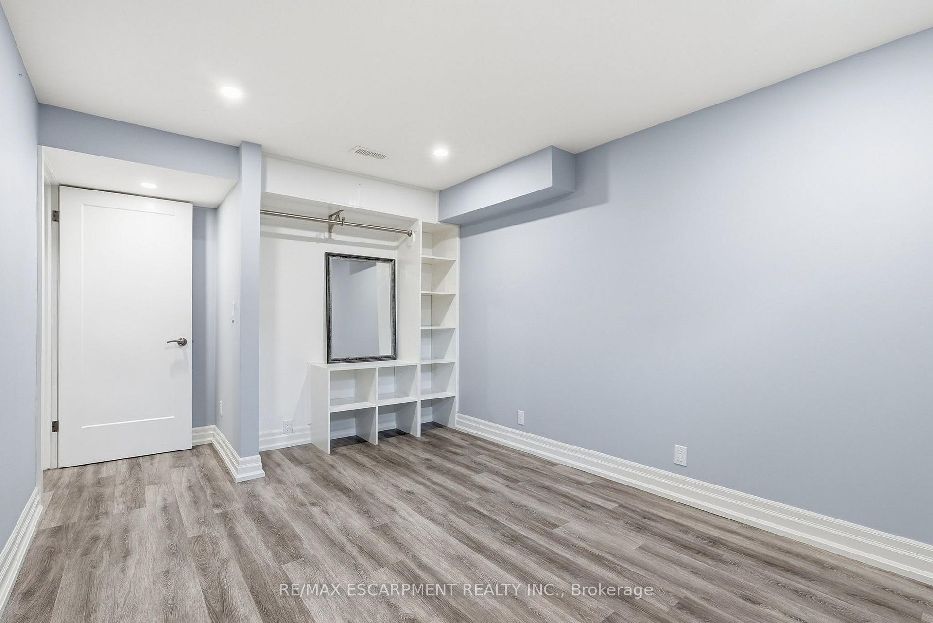 Photo 34 of 231 Parkside Drive, Hamilton, Waterdown — HOMEH
