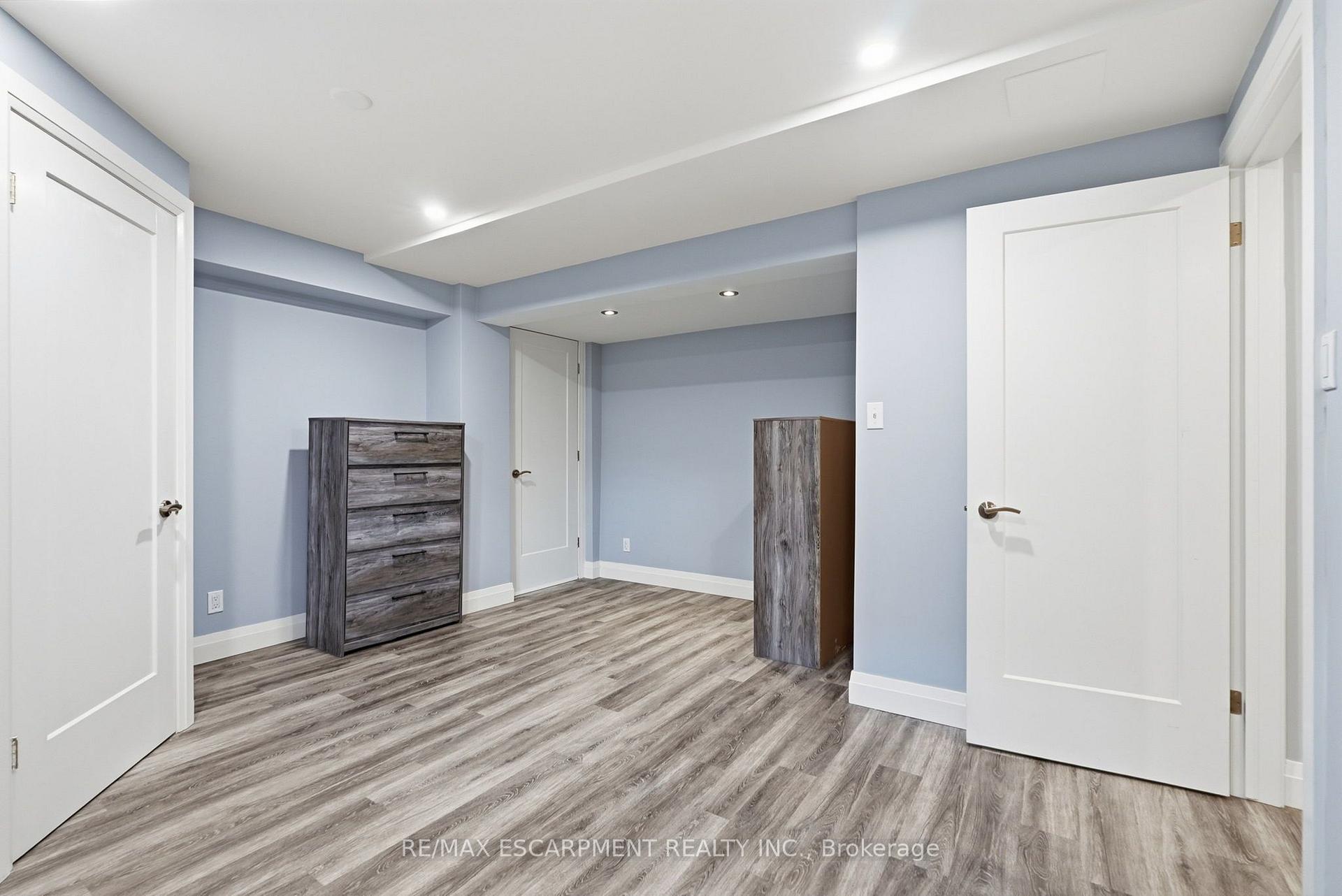 Photo 35 of 231 Parkside Drive, Hamilton, Waterdown — HOMEH