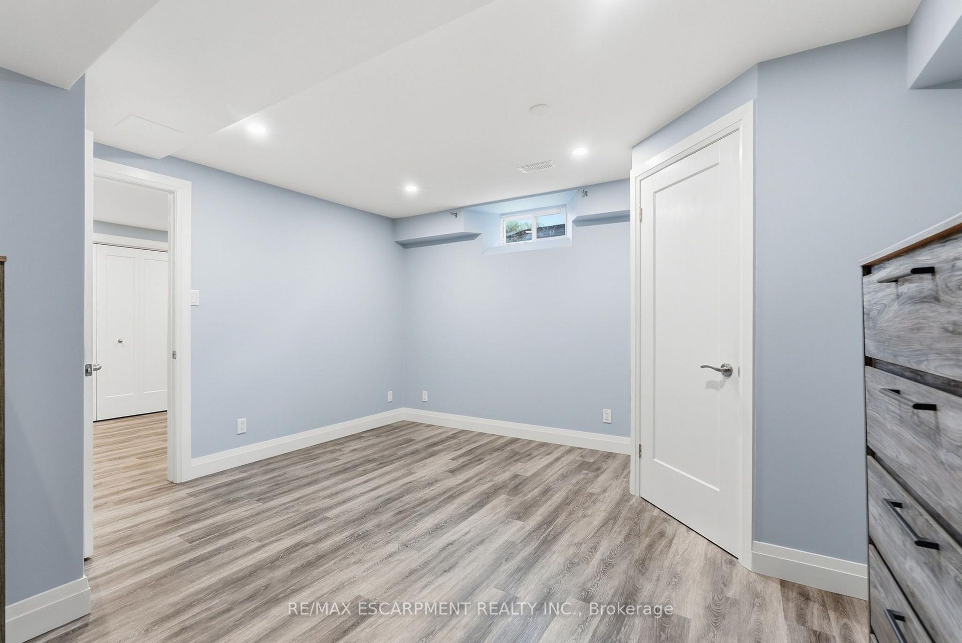 Photo 36 of 231 Parkside Drive, Hamilton, Waterdown — HOMEH