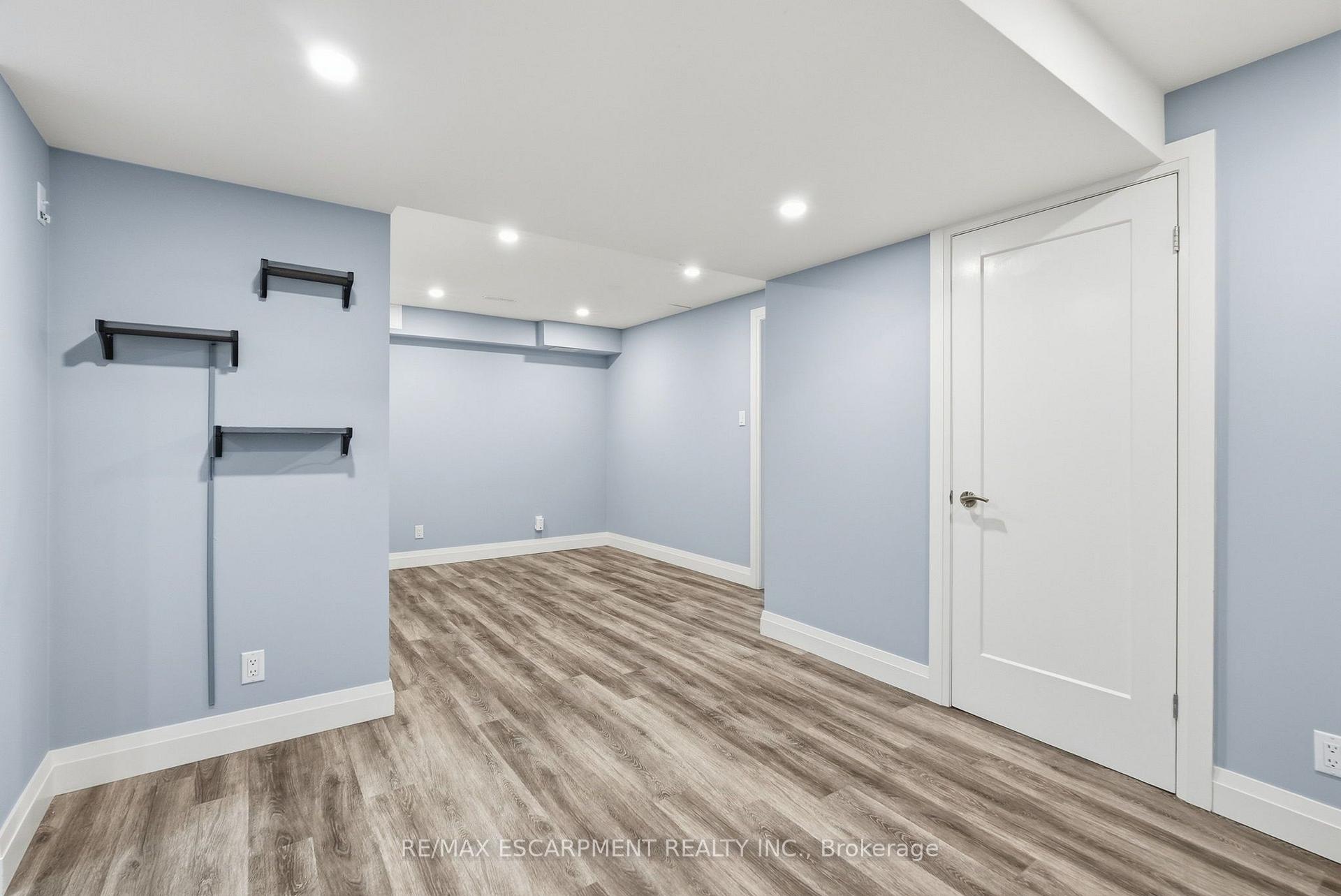 Photo 37 of 231 Parkside Drive, Hamilton, Waterdown — HOMEH