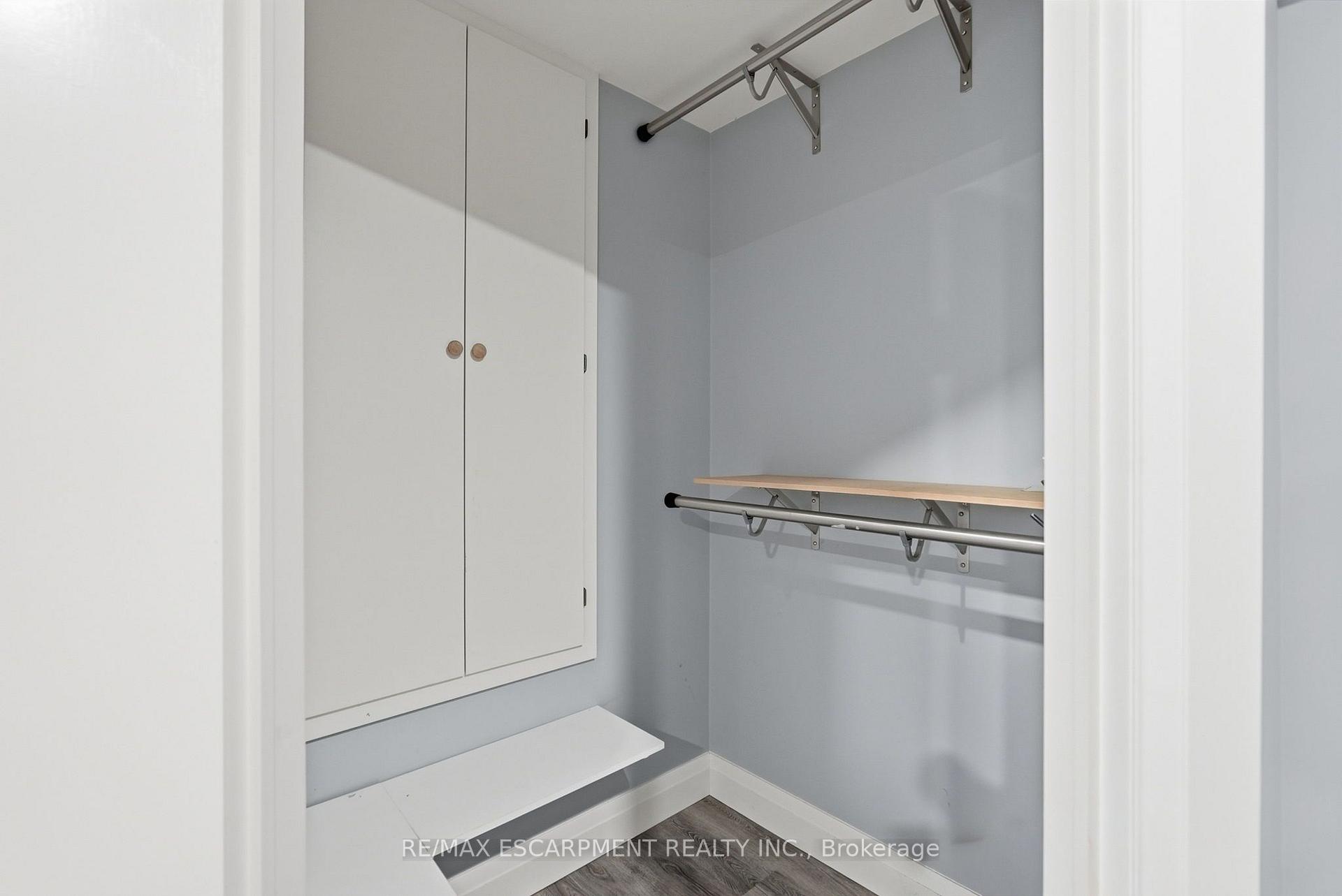 Photo 40 of 231 Parkside Drive, Hamilton, Waterdown — HOMEH