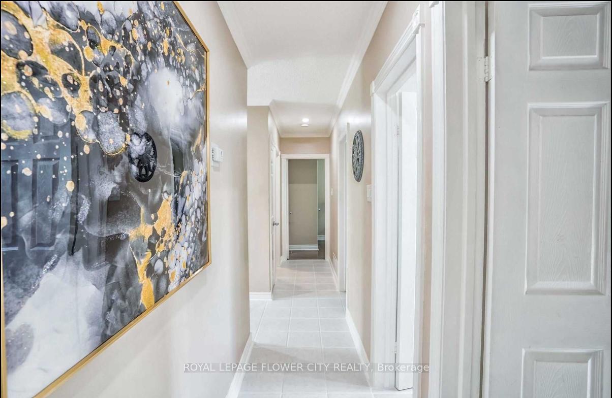 Photo 4 of Unit Upper Level, 8 Mcculla Avenue, Brampton, Brampton North — HOMEH