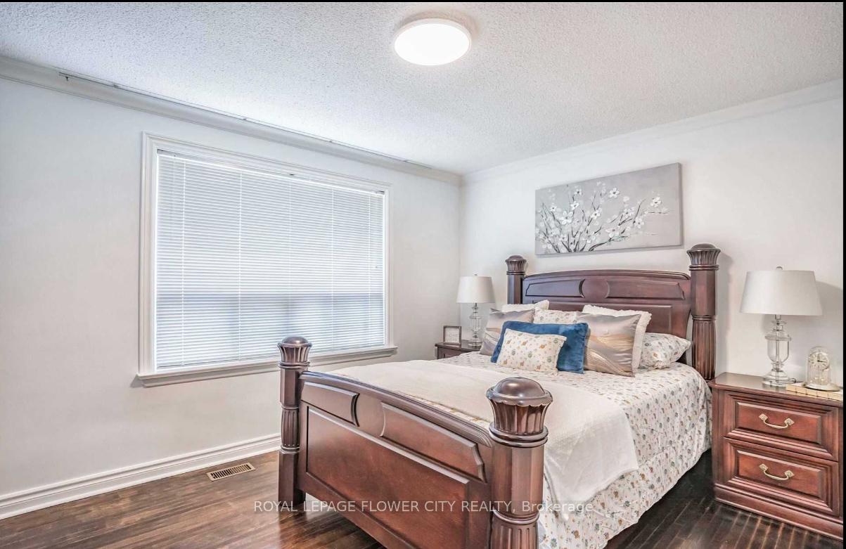 Photo 7 of Unit Upper Level, 8 Mcculla Avenue, Brampton, Brampton North — HOMEH