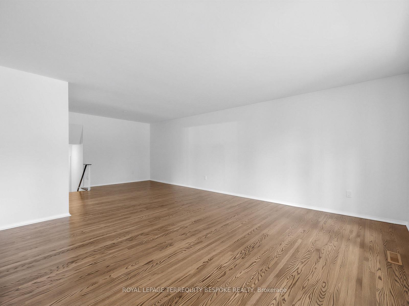 Photo 9 of 9 Midcroft Drive, Scarborough, Agincourt South-Malvern West — HOMEH