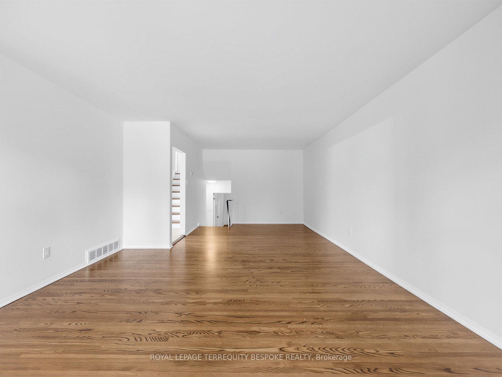 Photo 11 of 9 Midcroft Drive, Scarborough, Agincourt South-Malvern West — HOMEH