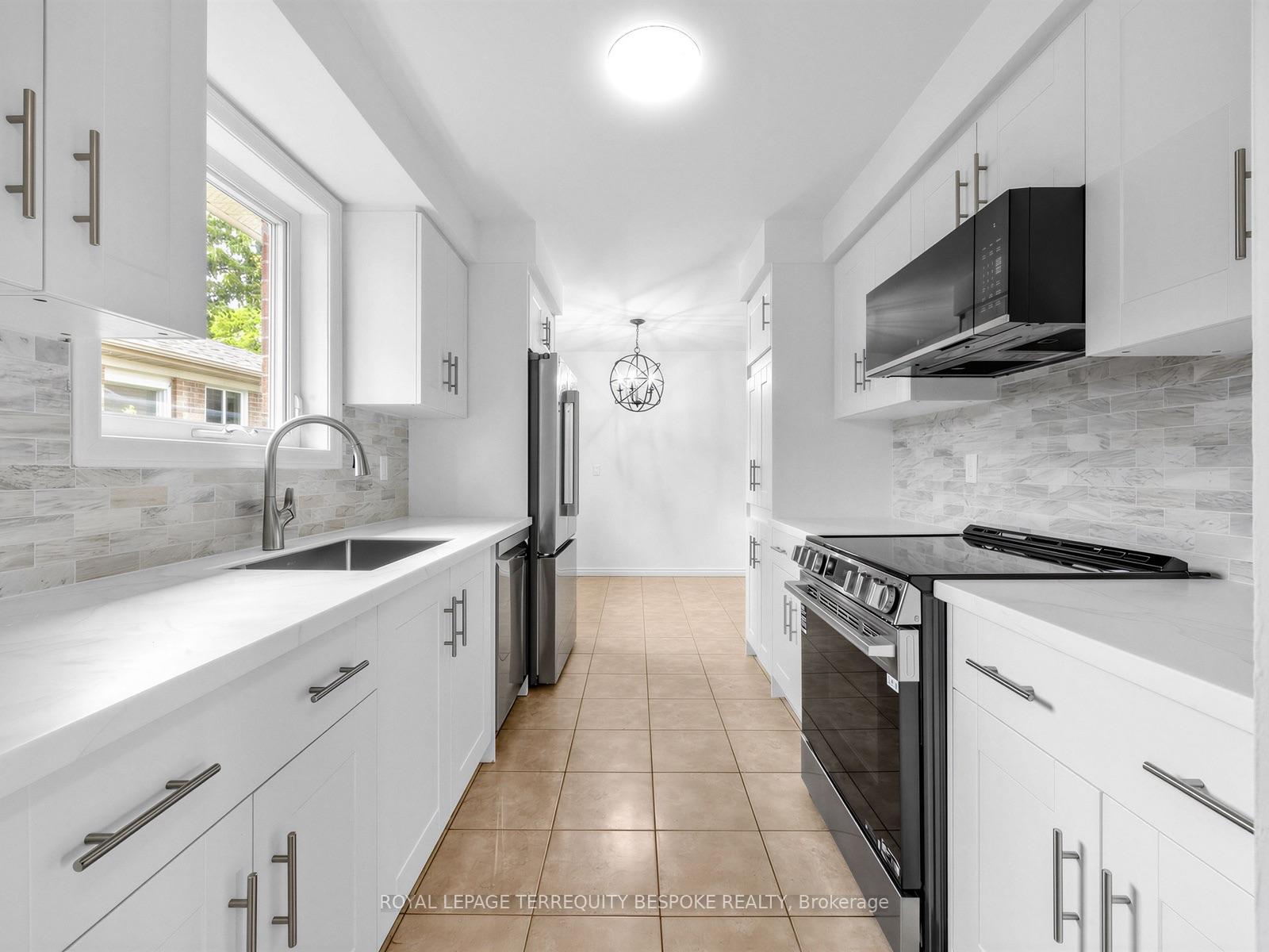 Photo 15 of 9 Midcroft Drive, Scarborough, Agincourt South-Malvern West — HOMEH
