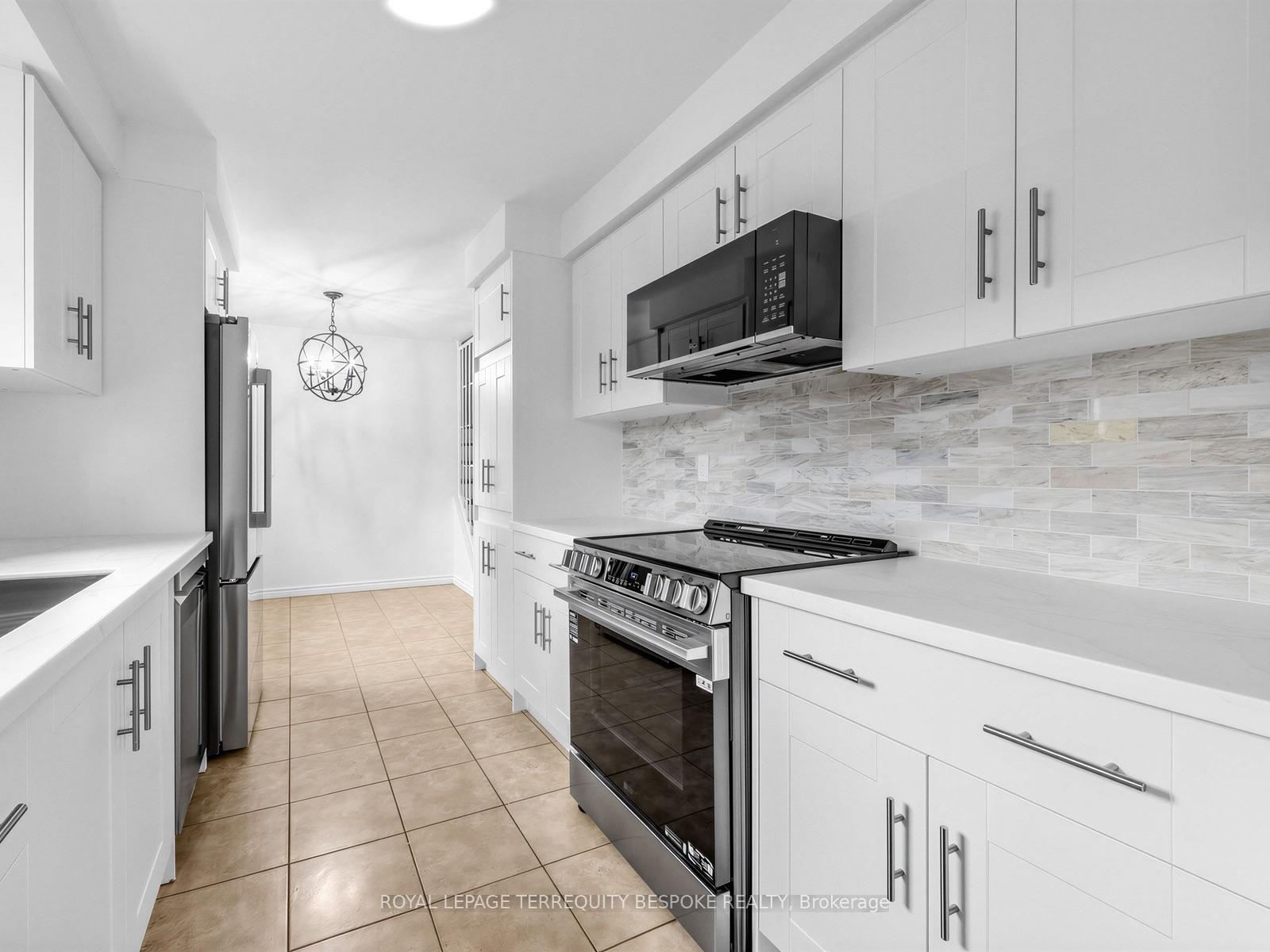 Photo 16 of 9 Midcroft Drive, Scarborough, Agincourt South-Malvern West — HOMEH