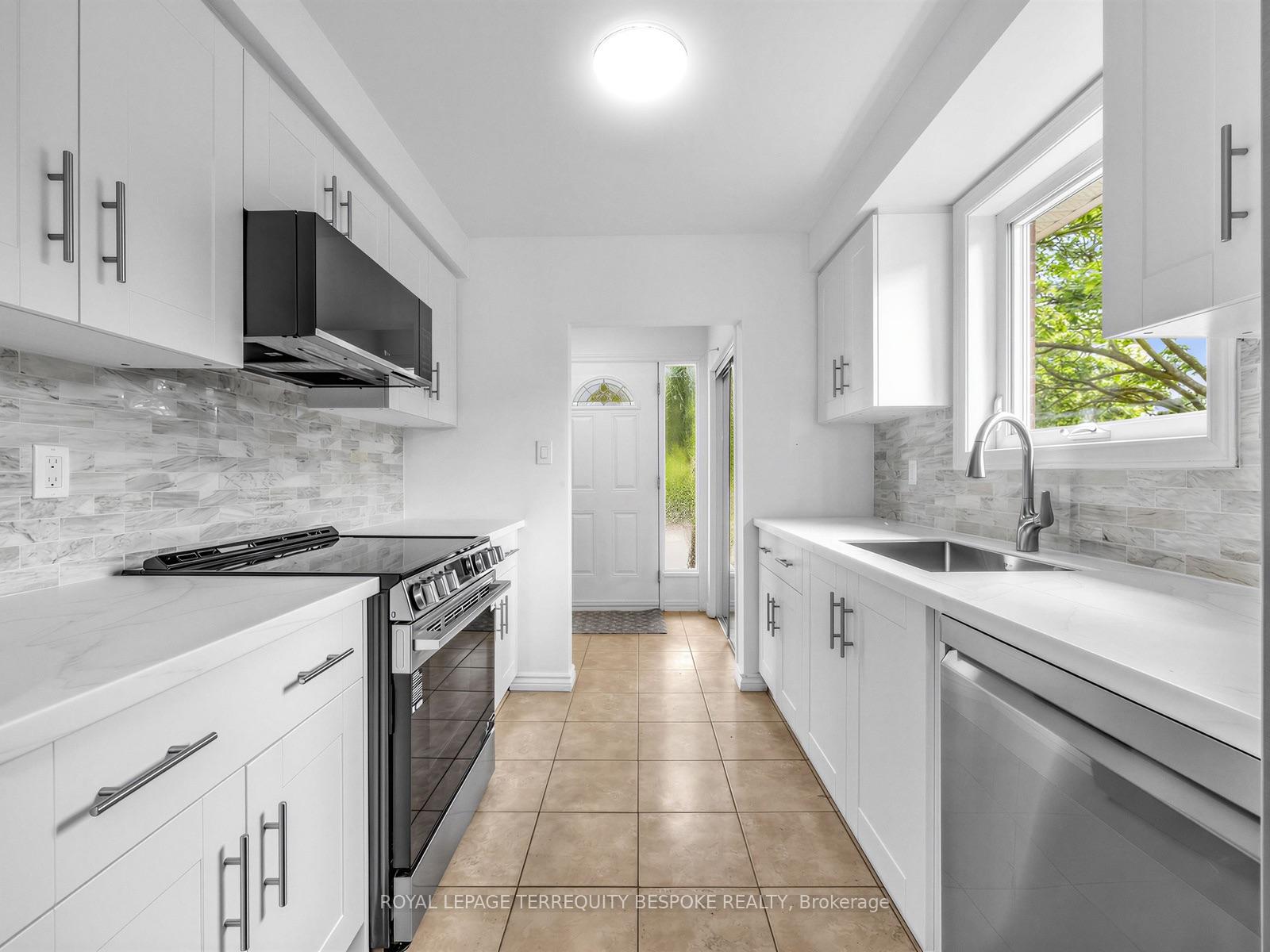 Photo 17 of 9 Midcroft Drive, Scarborough, Agincourt South-Malvern West — HOMEH