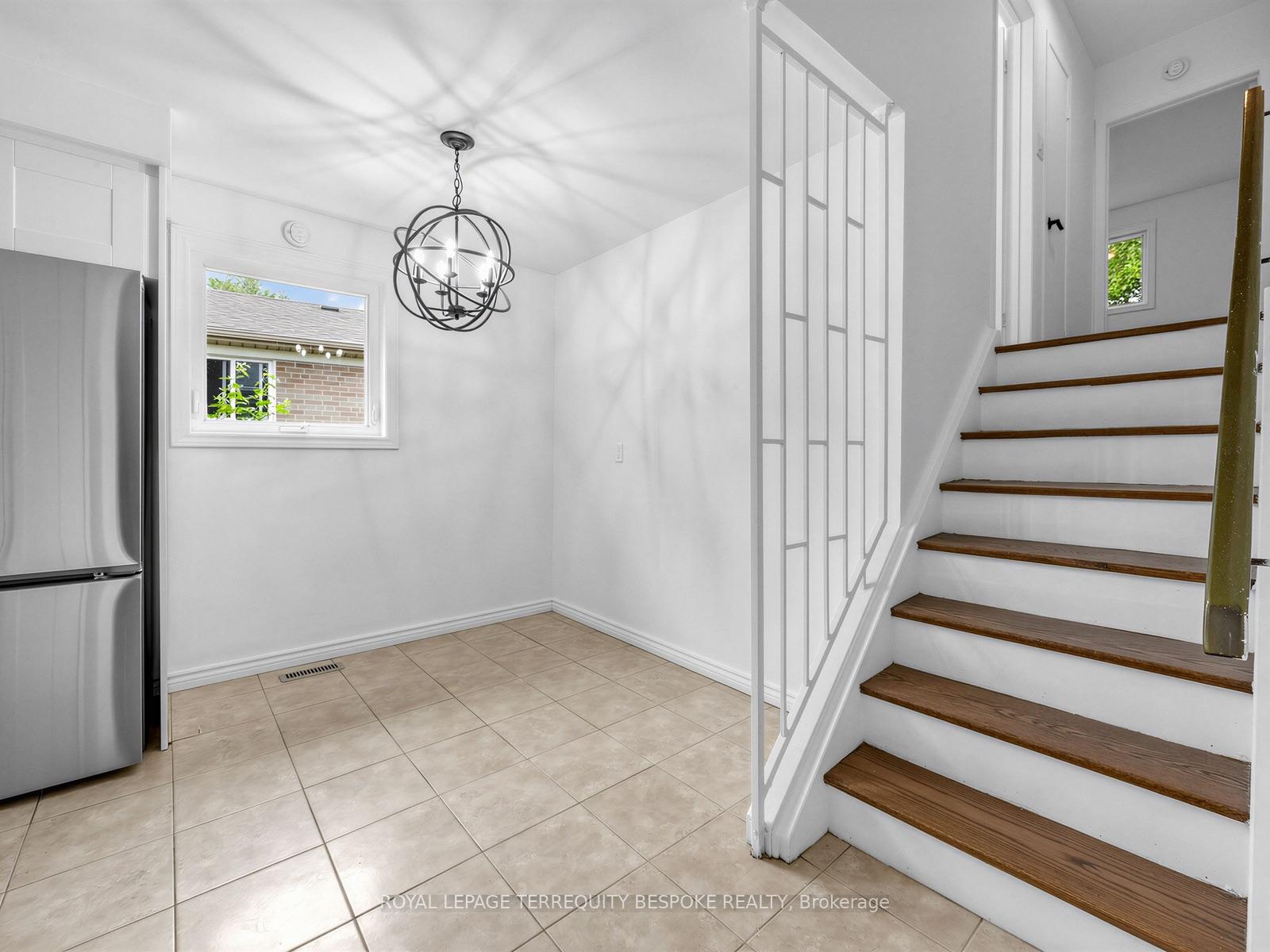 Photo 19 of 9 Midcroft Drive, Scarborough, Agincourt South-Malvern West — HOMEH