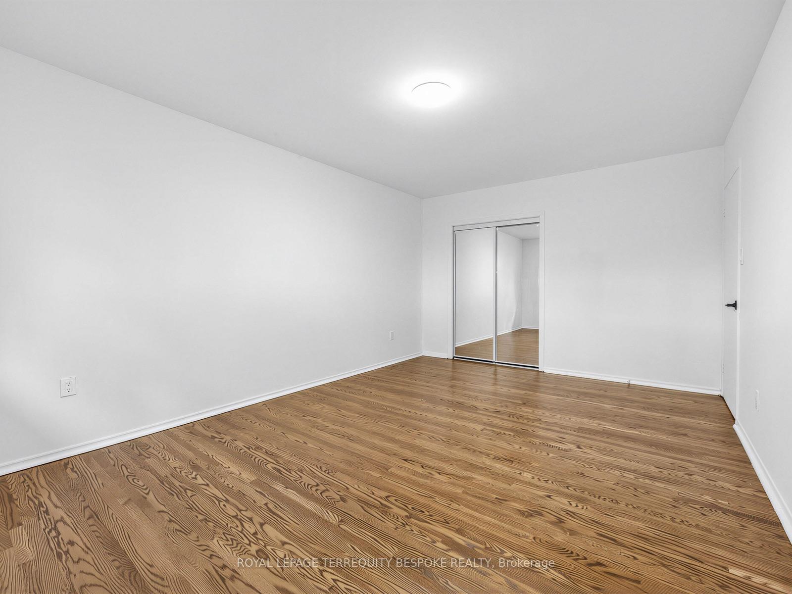 Photo 23 of 9 Midcroft Drive, Scarborough, Agincourt South-Malvern West — HOMEH
